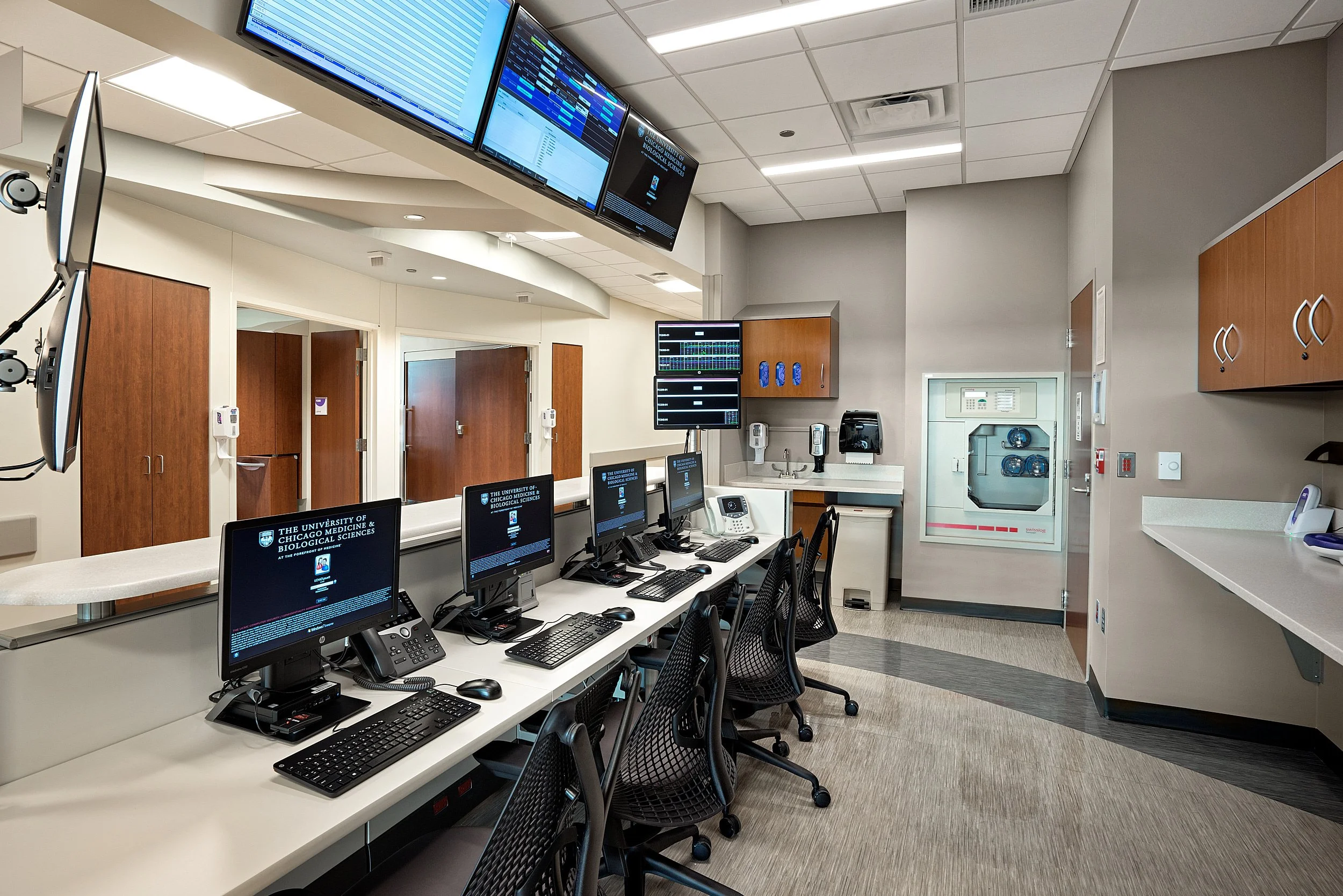 chicago-healthcare-hospital-deliveryroom-interior -medical-design-architectural-photography-marcel-page 2.jpg