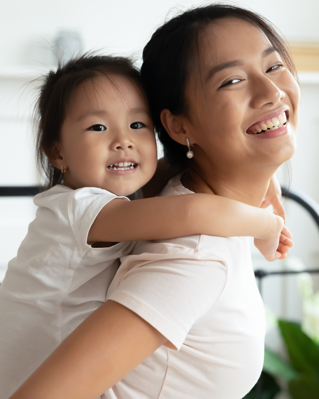 Exclusive vs Non-Exclusive Contracts: What Florida Parents Need to Know