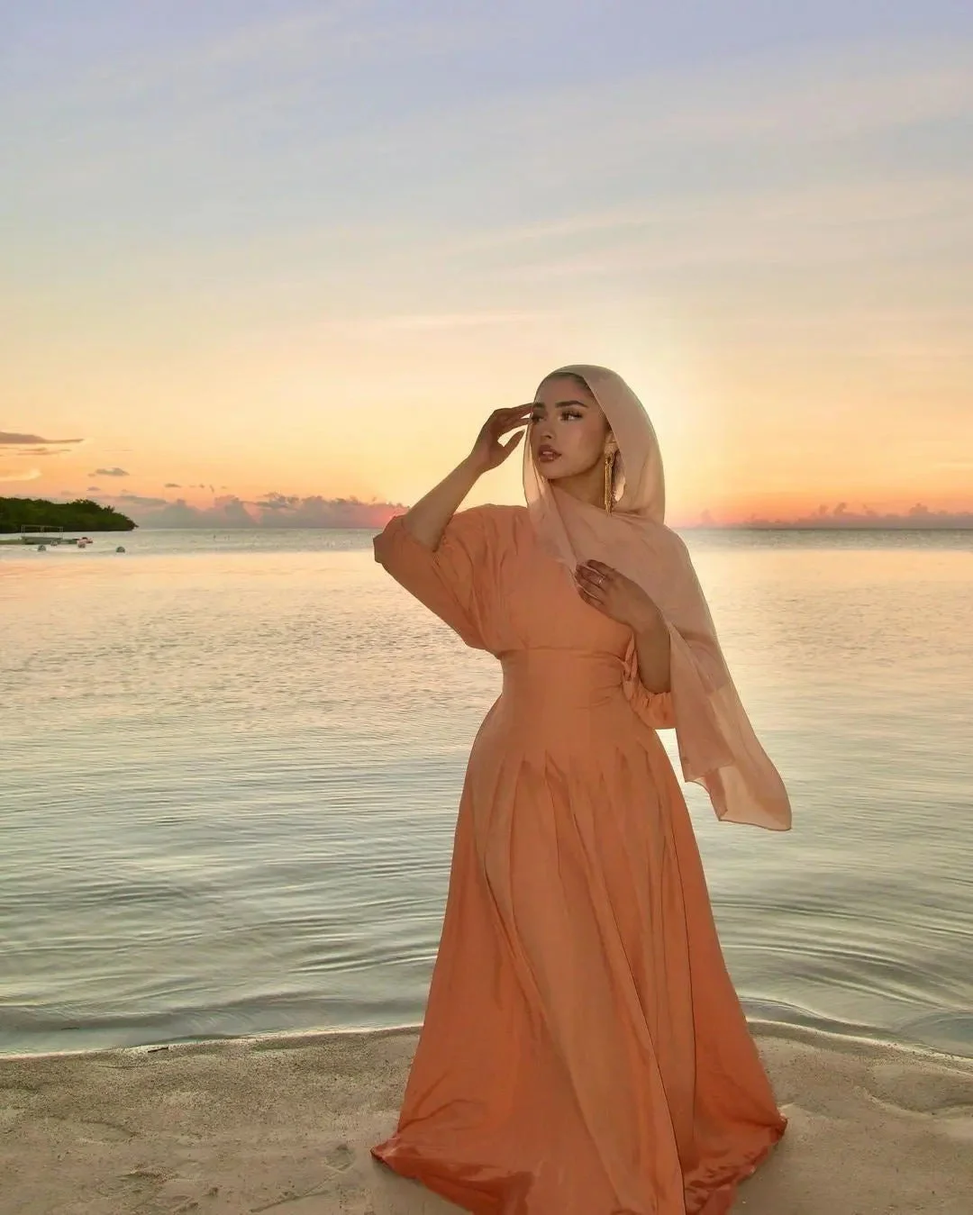 Jellabiya modest luxury fashion brand — custom-made bubus, modest dresses and occasionwear for Muslim women, ships worldwide