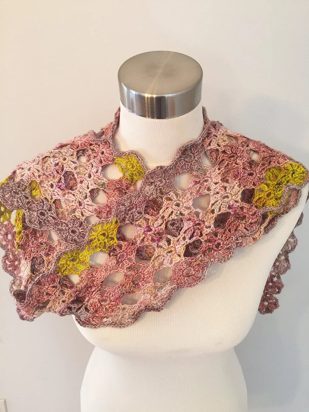 Mauve Circles of Flower Scarf