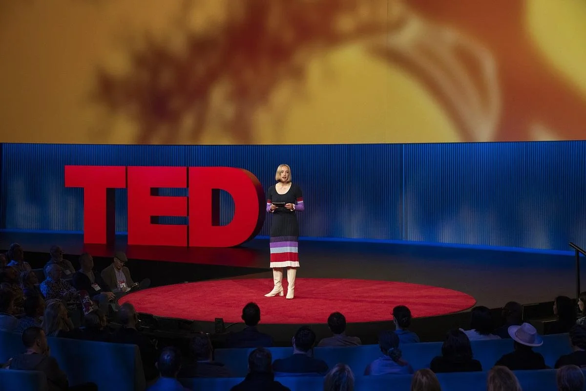 Photos: Jason Redman / TED (top), Gilberto Tadday / TED (below)