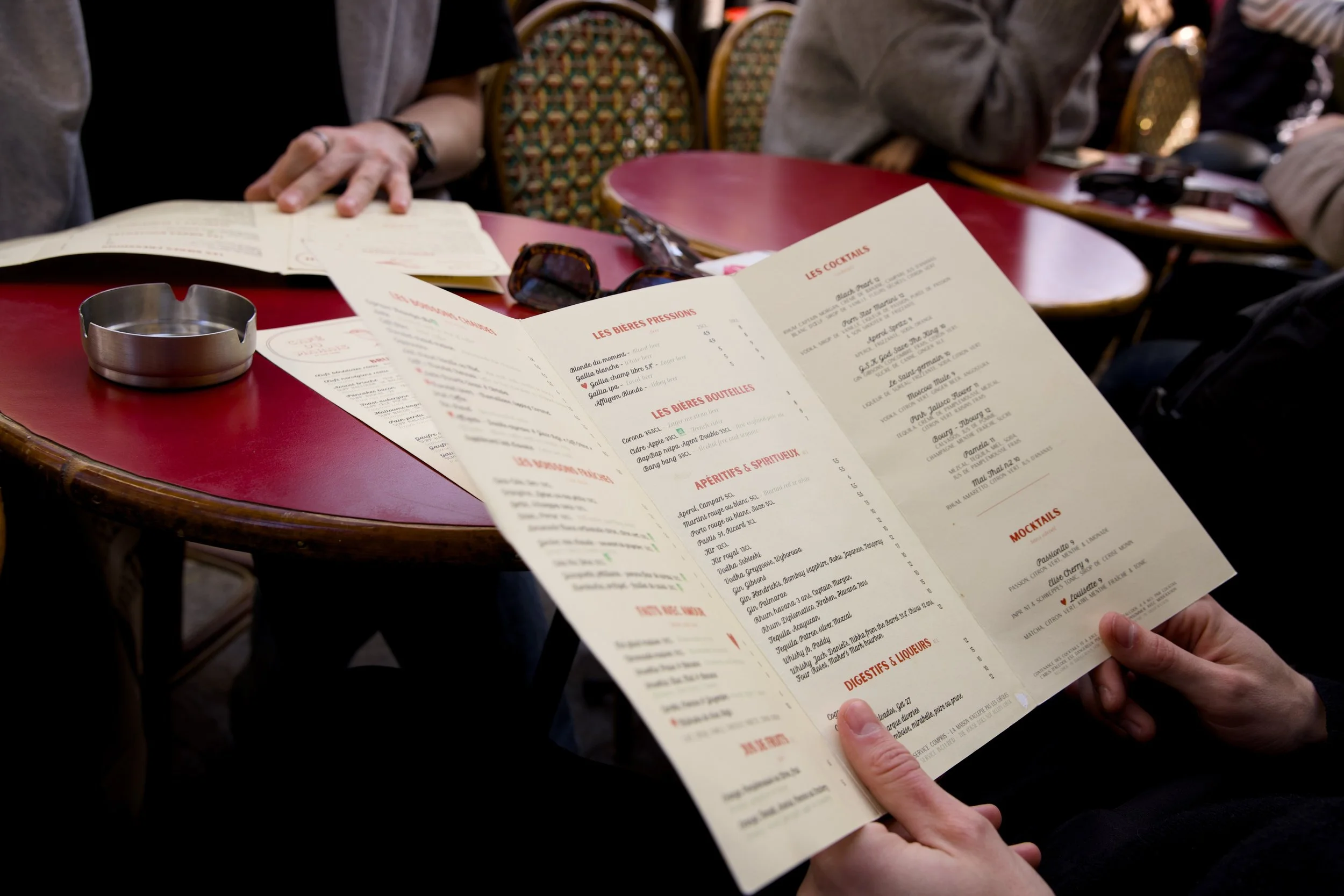 Elegant restaurant menu photography – fine dining in the Marais, Paris