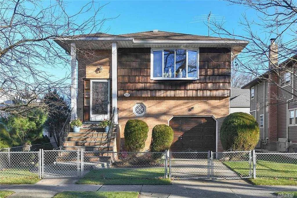 253 Doherty Ave Elmont NY 11003