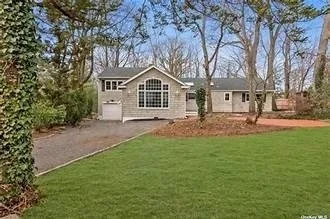 514 E Main St Cold Spring Harbor NY 11724
