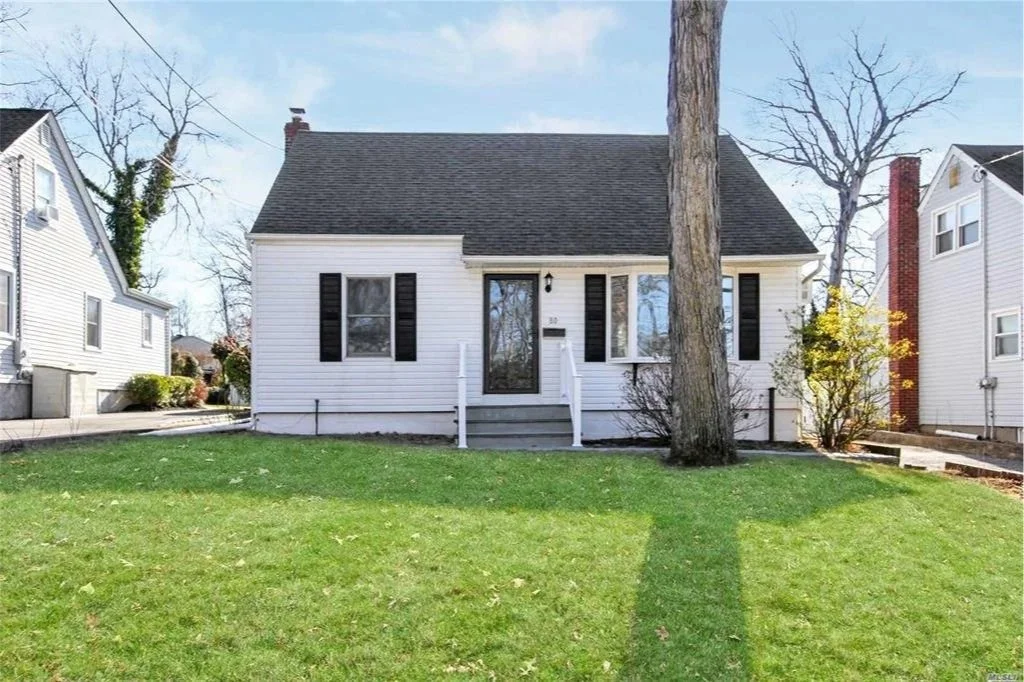 80 E 19th St Huntington Station NY 11746