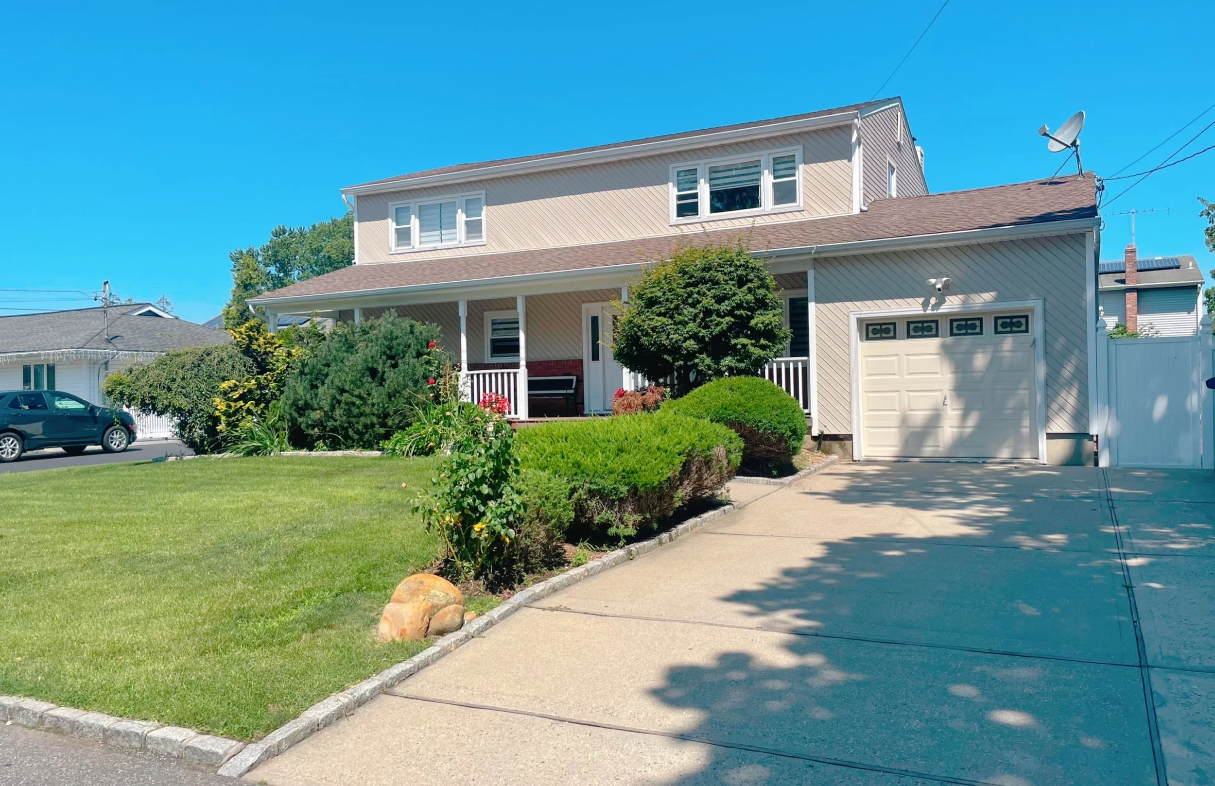 1562 10th St West Babylon NY 11704