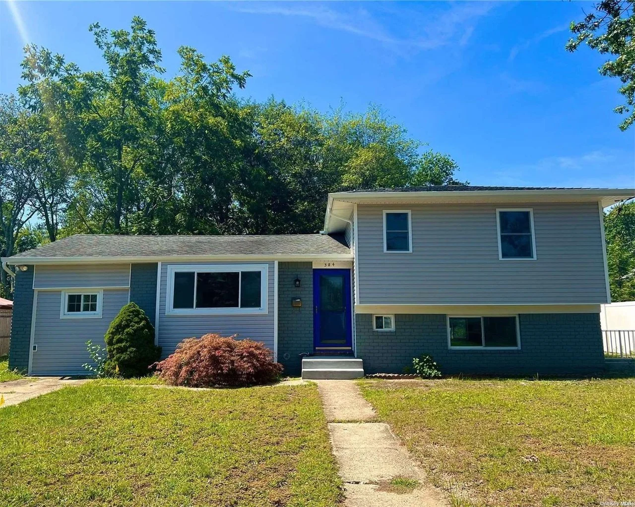 384 W 24th St Deer Park NY 11729