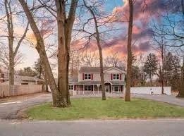 74 Bridge Rd Hauppauge