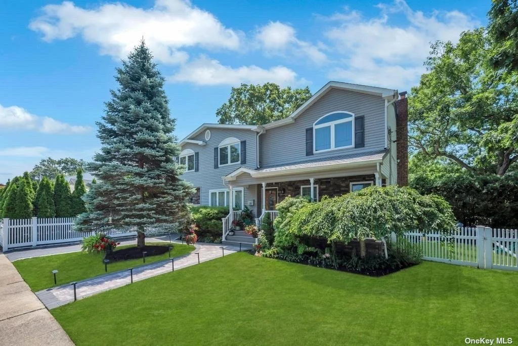 200 Greenwich Ave Massapequa Park NY 11762