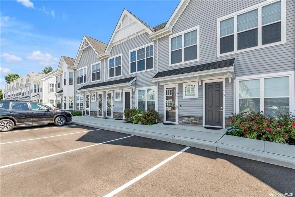 417 Emanuel Way East Meadow NY 11554
