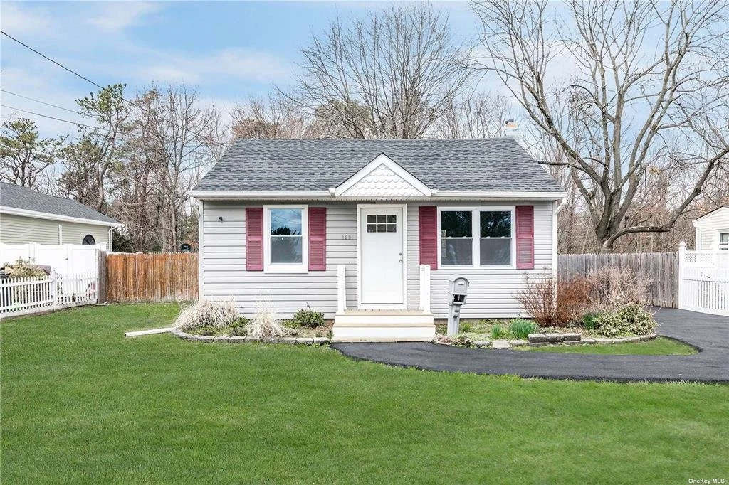 129 17th St West Babylon NY 11704