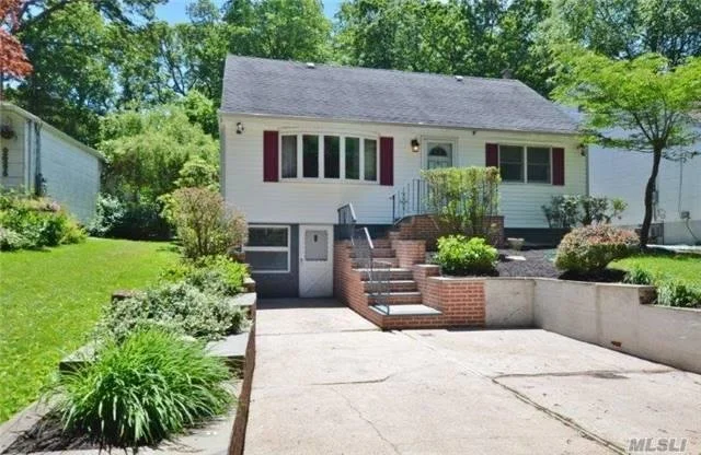 26 Locust Place Huntington Station NY 11746