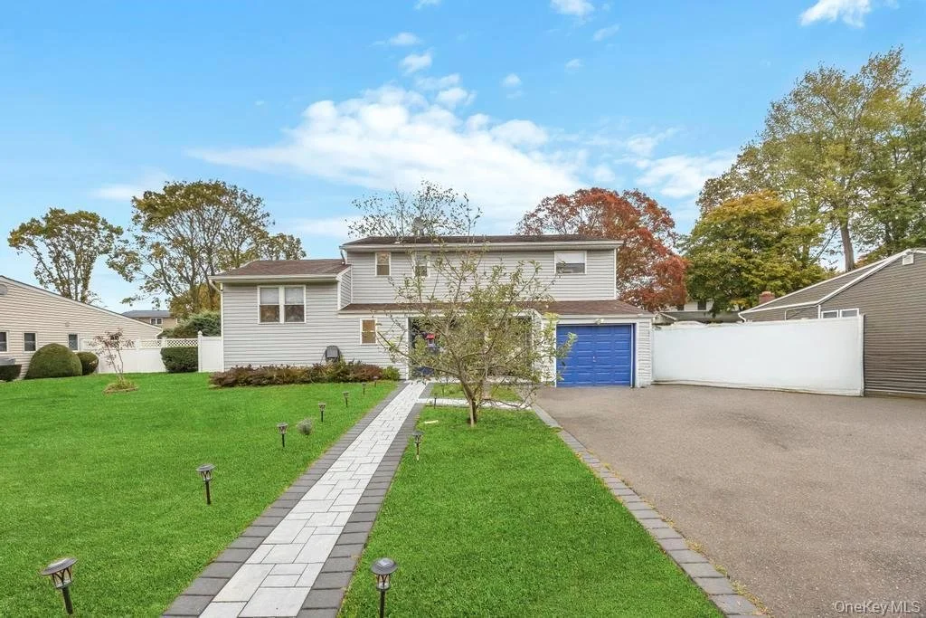 37 Fiesta Dr Centereach NY 11720