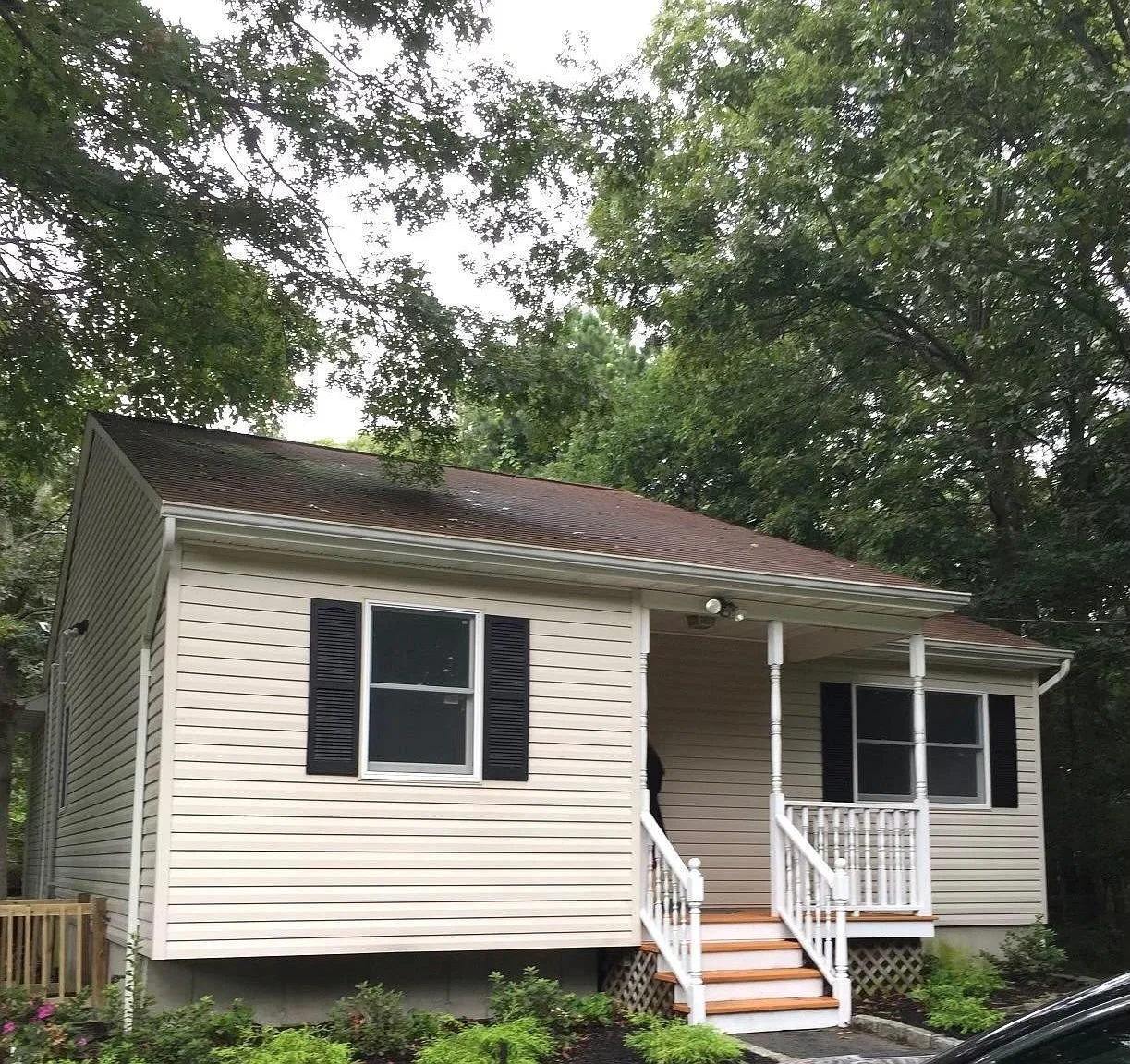 147 Carlton Dr Shirley NY 11967