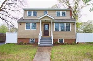238 Seminole Sr Ronkonkoma NY 11779