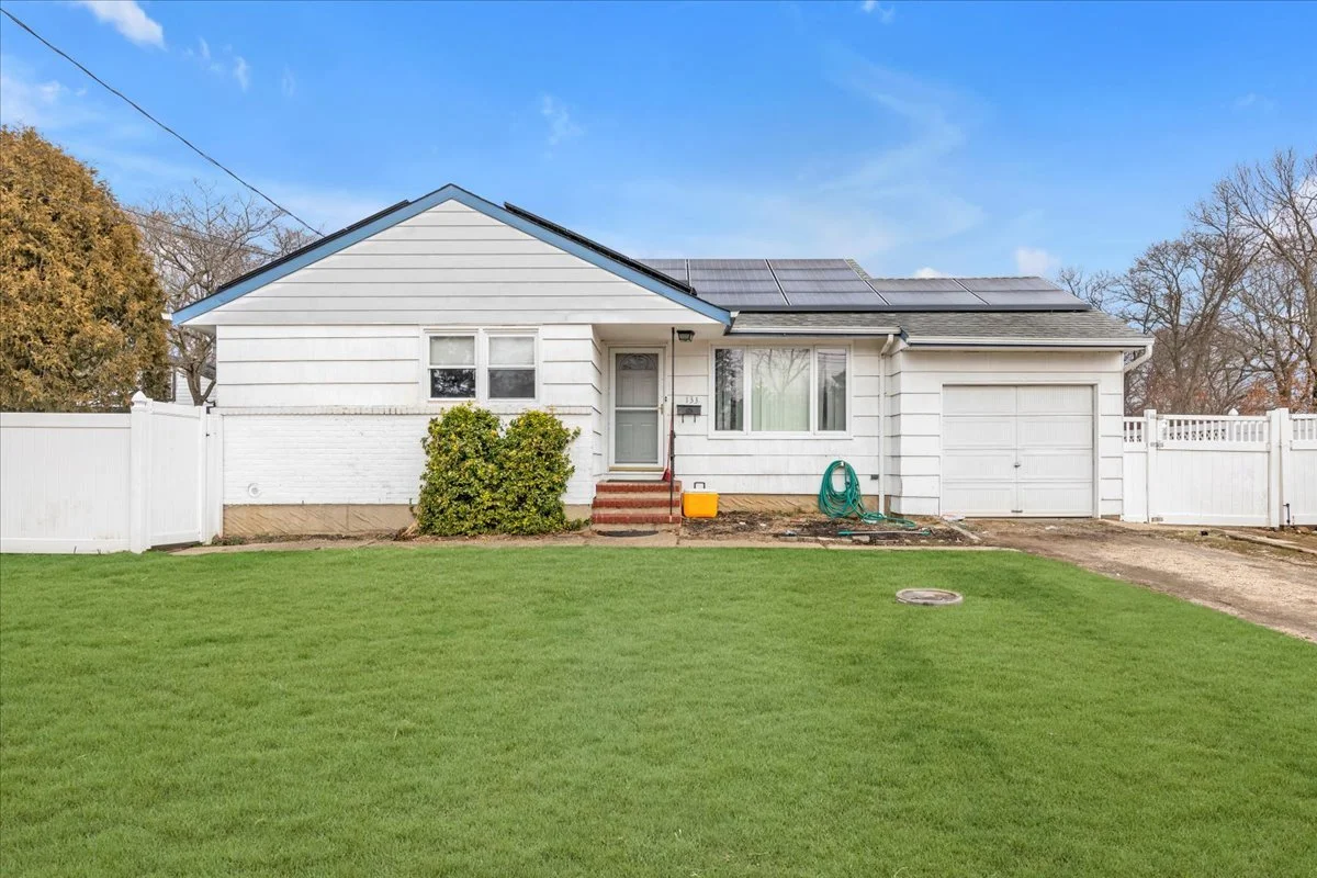 133 W 19th St Huntington Station NY 11746