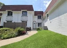 274 Brettonwoods Dr Coram NY 11727