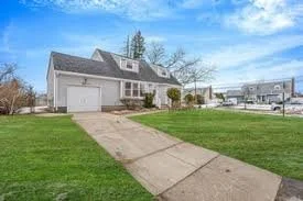 51 Camp Rd Massapequa NY 11758