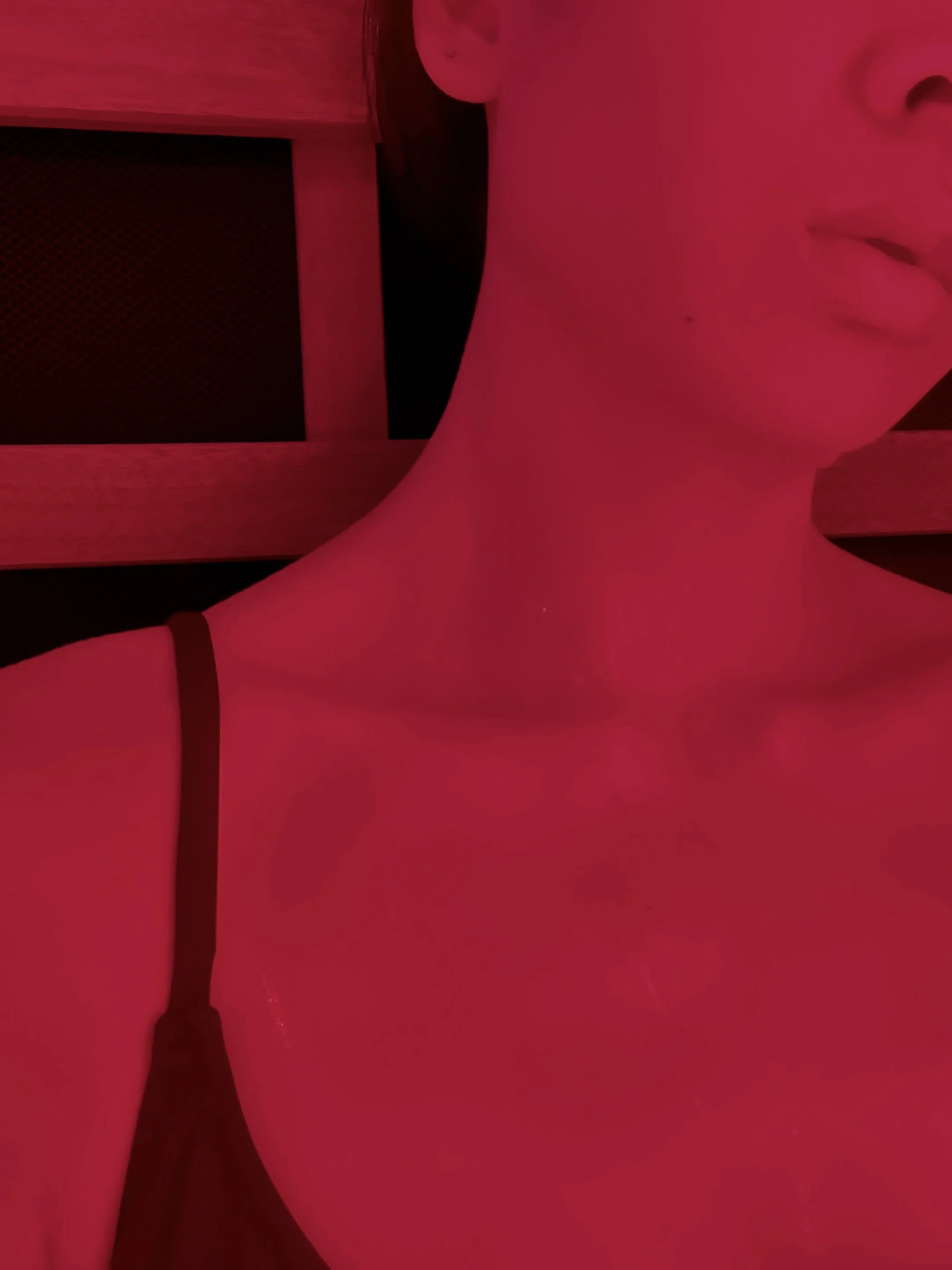 Kontra Baths Infared red light sauna close up of women