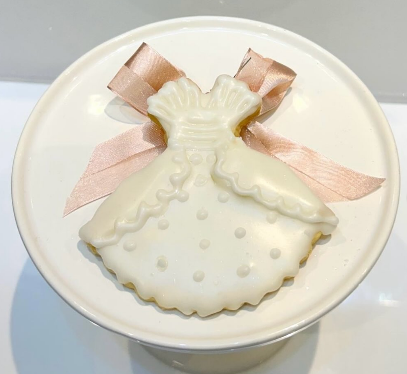 Sugar cookie wedding.png