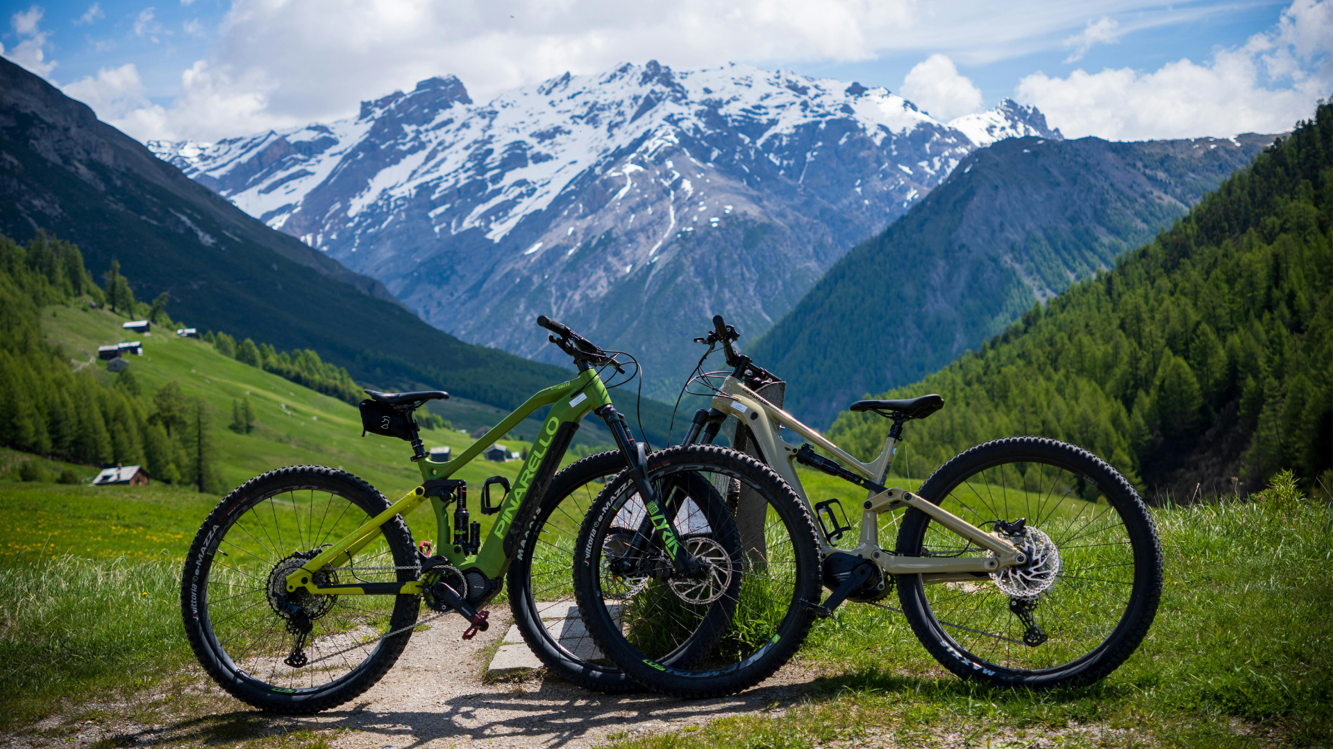 Sommer im Engadin – Trails, Gipfel und frische Bergluft.