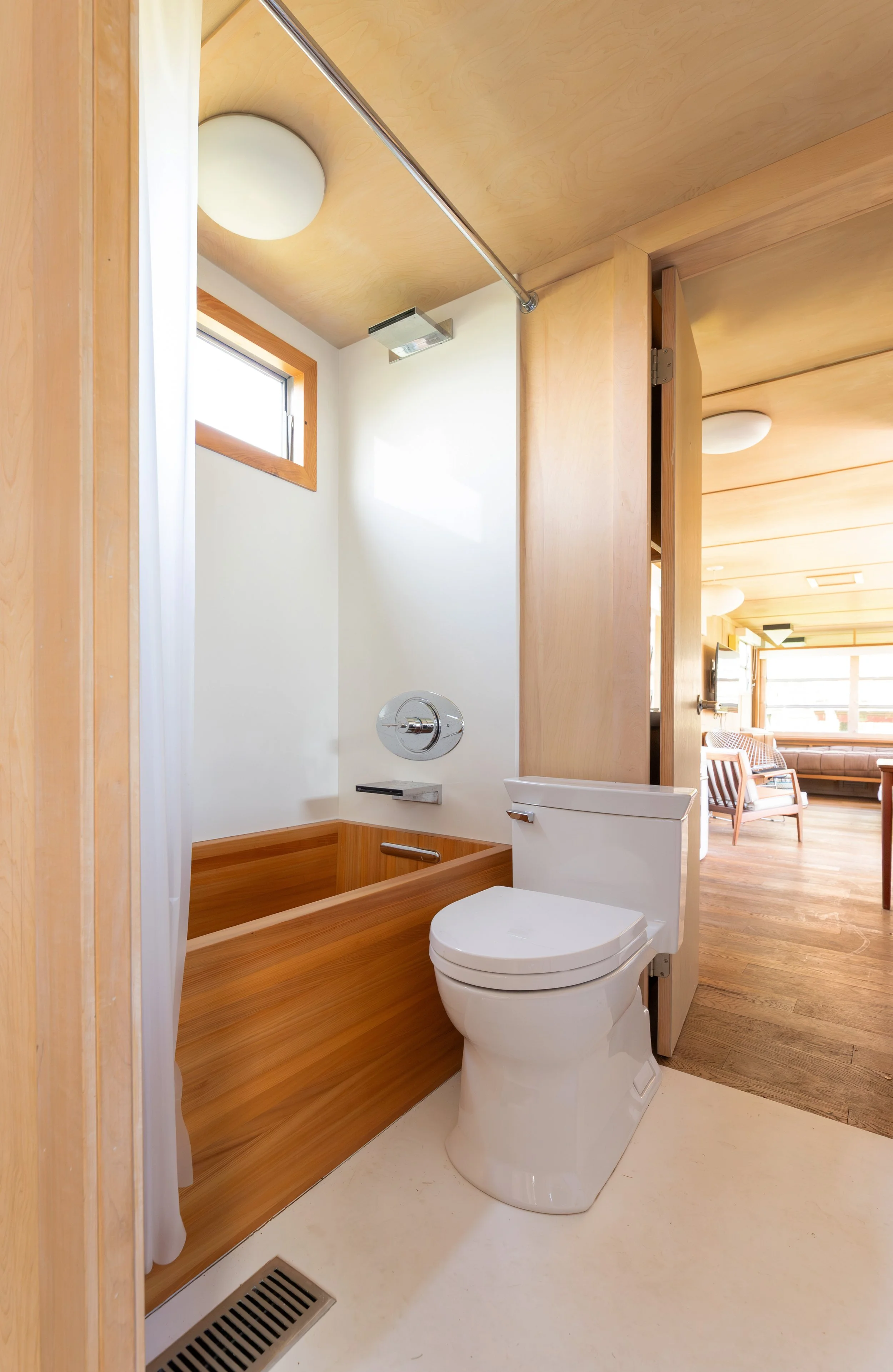 LAKEHOUSE_SILVERCLOUD-21.jpg