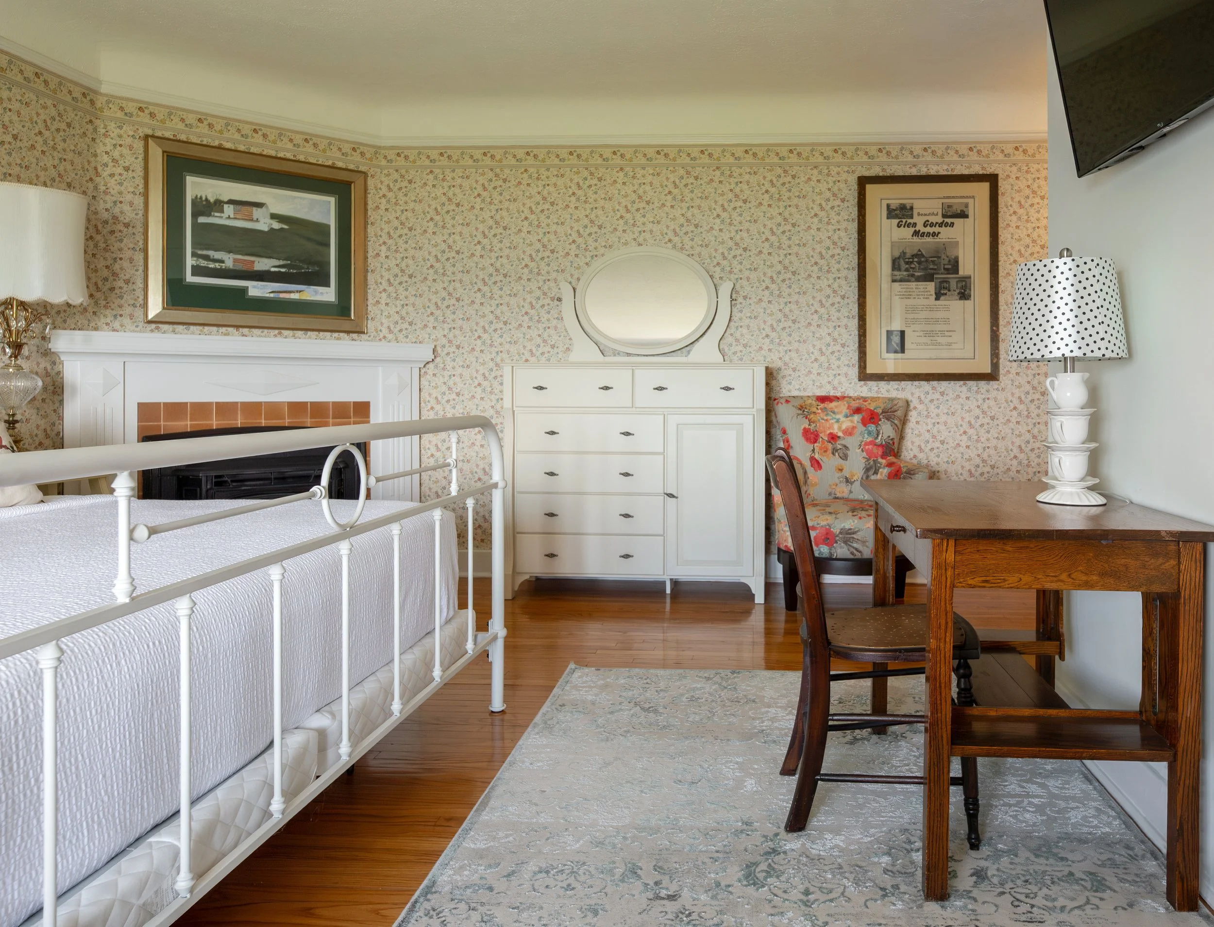 LAKEHOUSE_NIGHTINGALESUITE-11.jpg