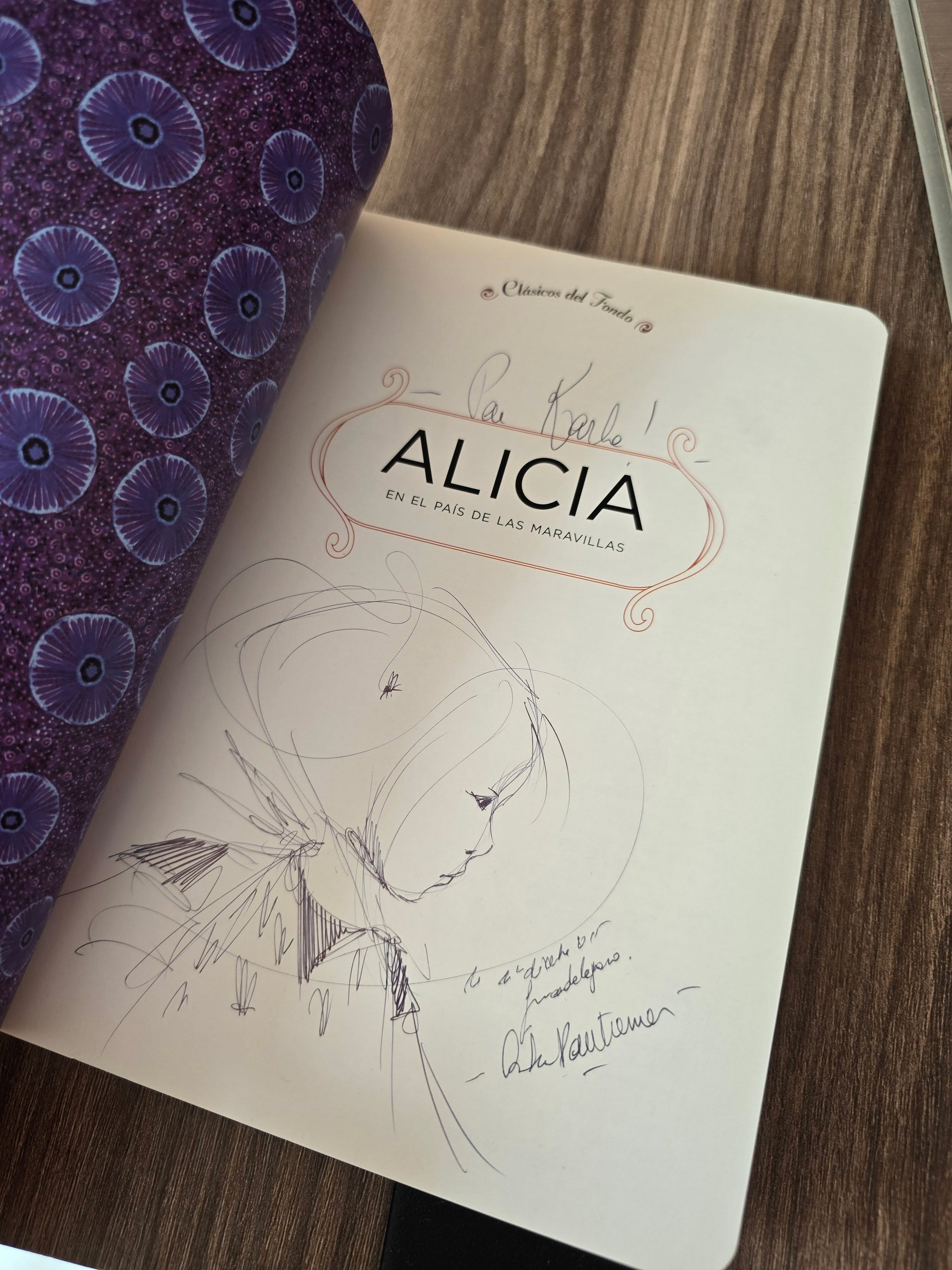 A small photo dump from the FIL: Guadalajara International Book Fair. Endless aisles of books, inspiring talks and conferences, signed copies by favorite authors, and the excitement of discovering new stories around every corner.