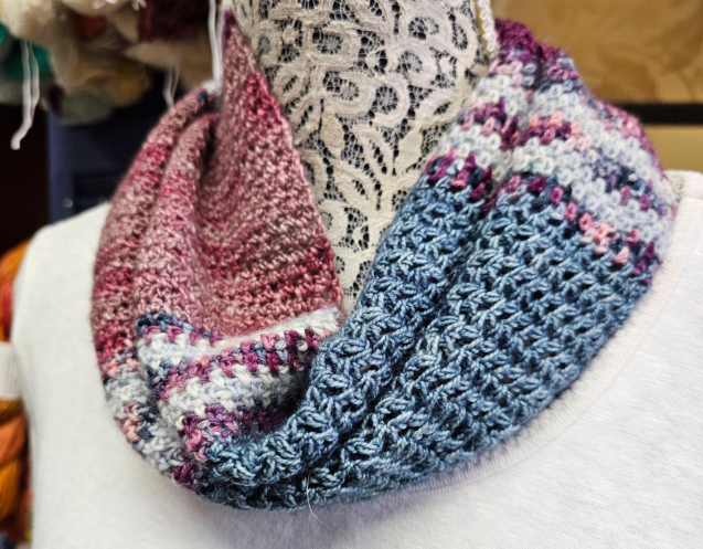 Designed by Karen Miller for use with a Remix Fingering Weight Mini Skeins Bundle