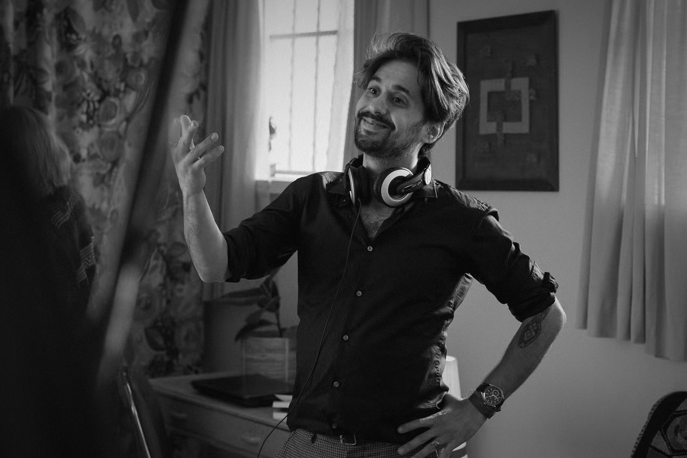 Hamy Ramezan- elokuvaohjaaja työssään. Trust Shorts™