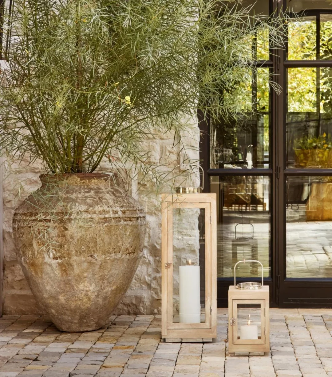 After all this rain, San Diego is stepping into a true super bloom, and oh yes, bring on the allergies&hellip; but also bring on the golden evenings, layered tablescapes, and outdoor spaces that feel as considered as the interiors. 

With spring peek
