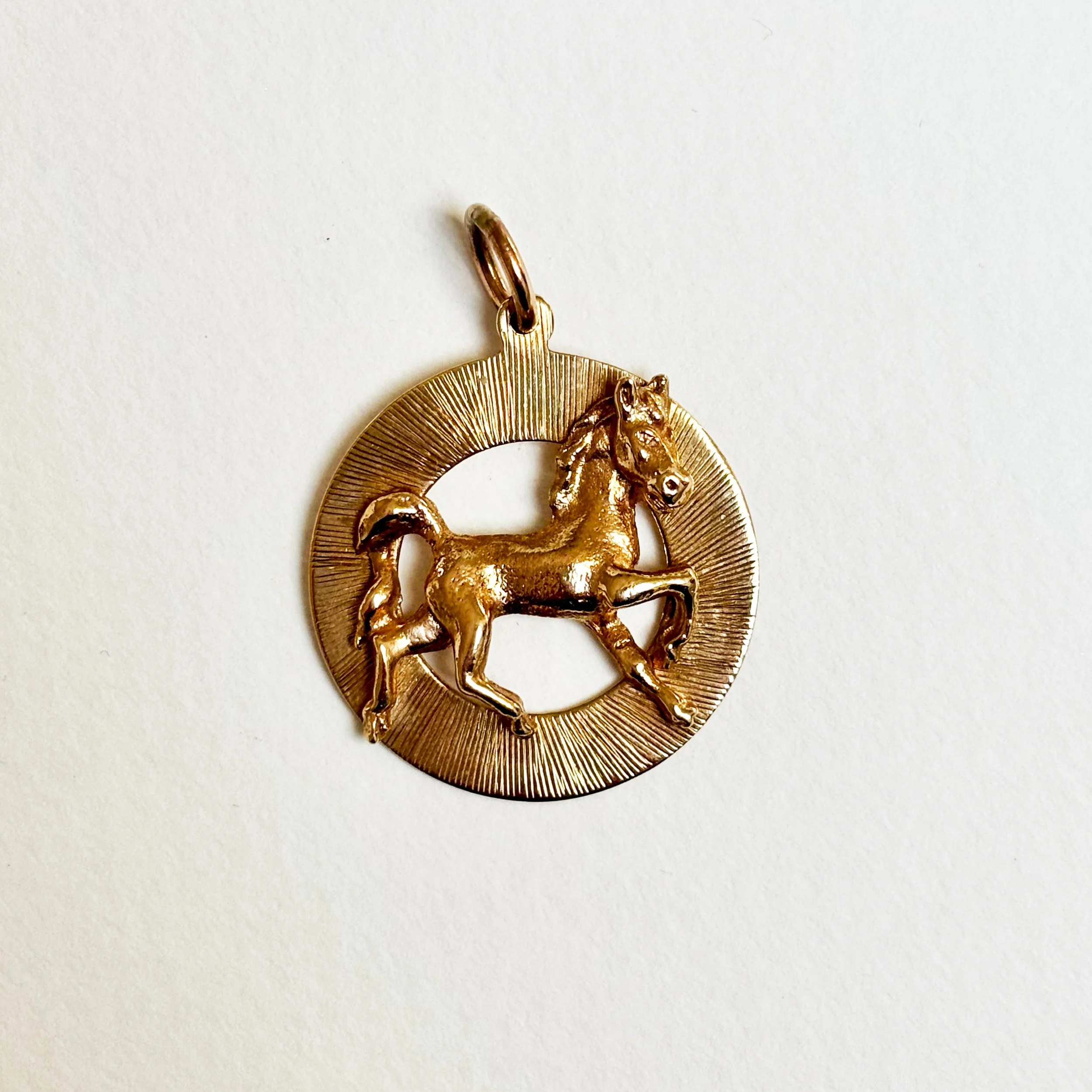 CRA013_horse pendant_2.jpg