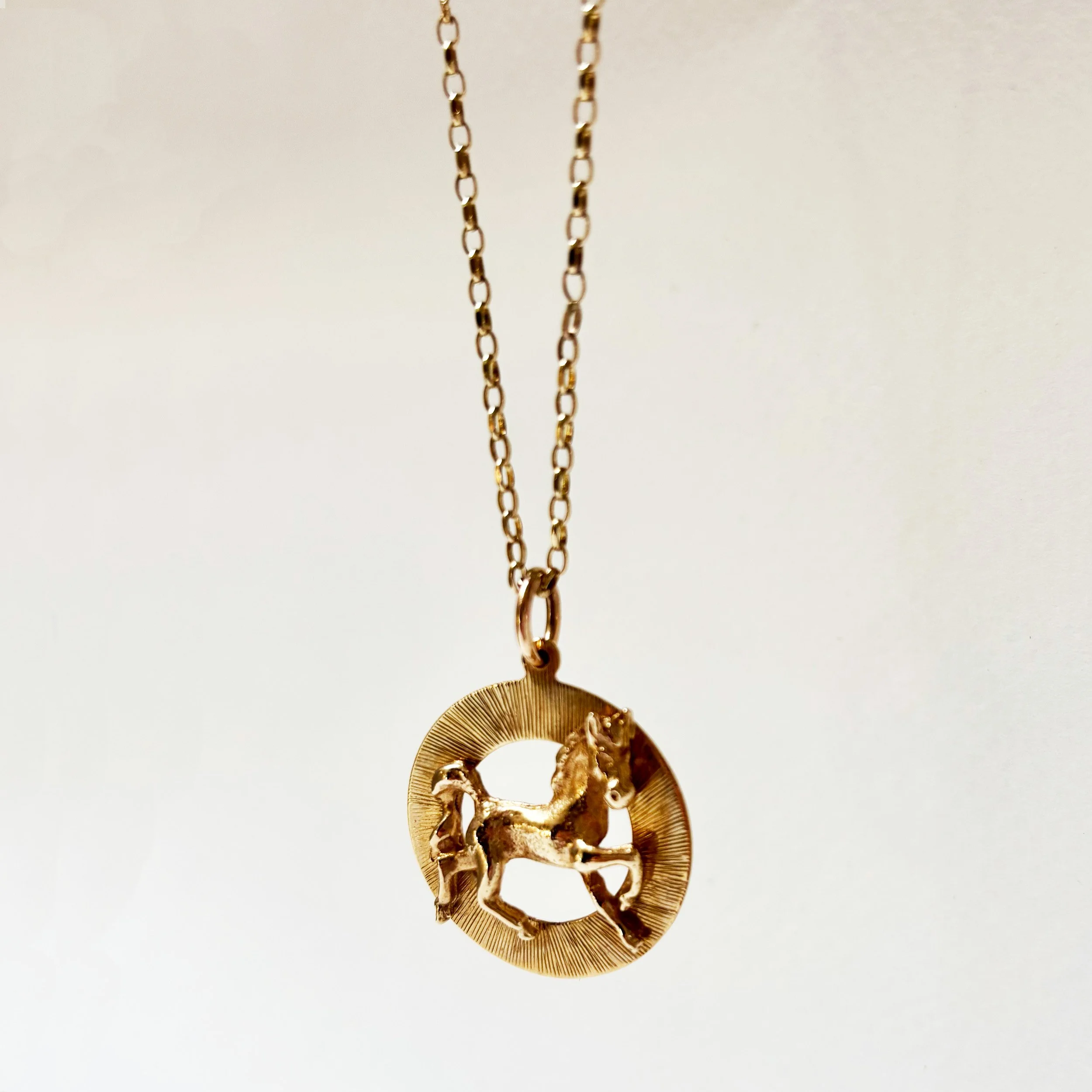 CRA013_horse pendant_6.jpg