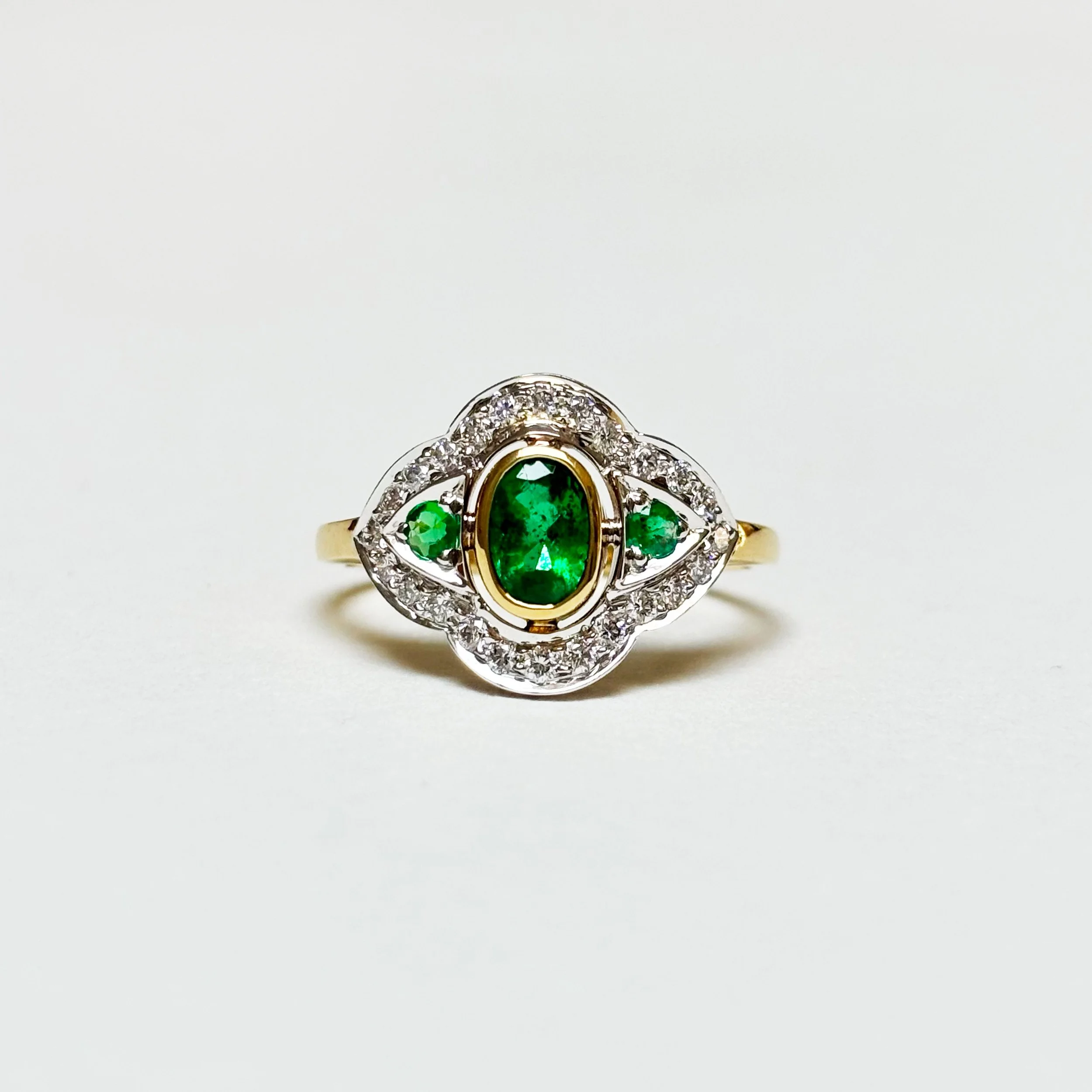 AEV003_emerald diamond ring_1.jpg