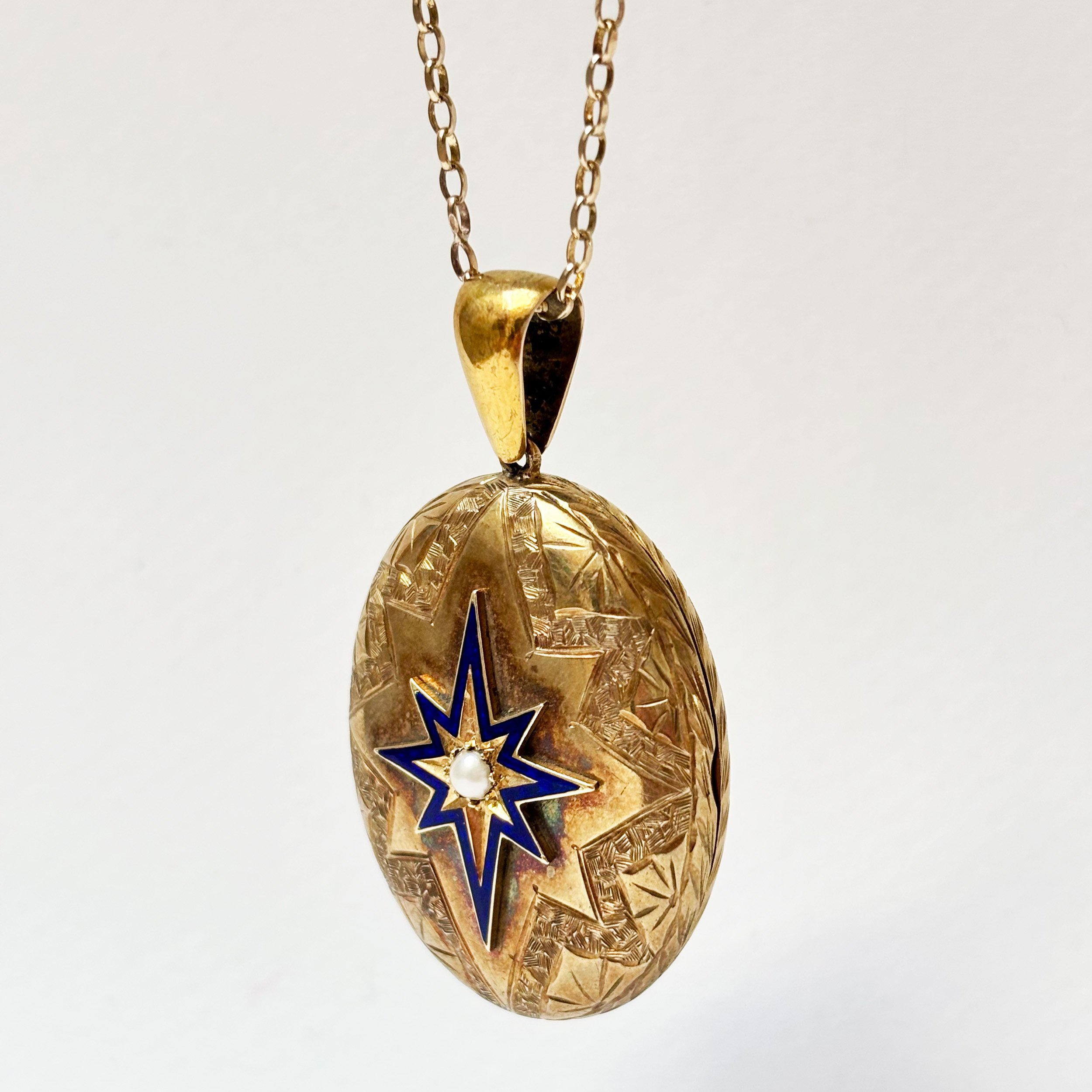 CRA011_starburst locket_8.jpg