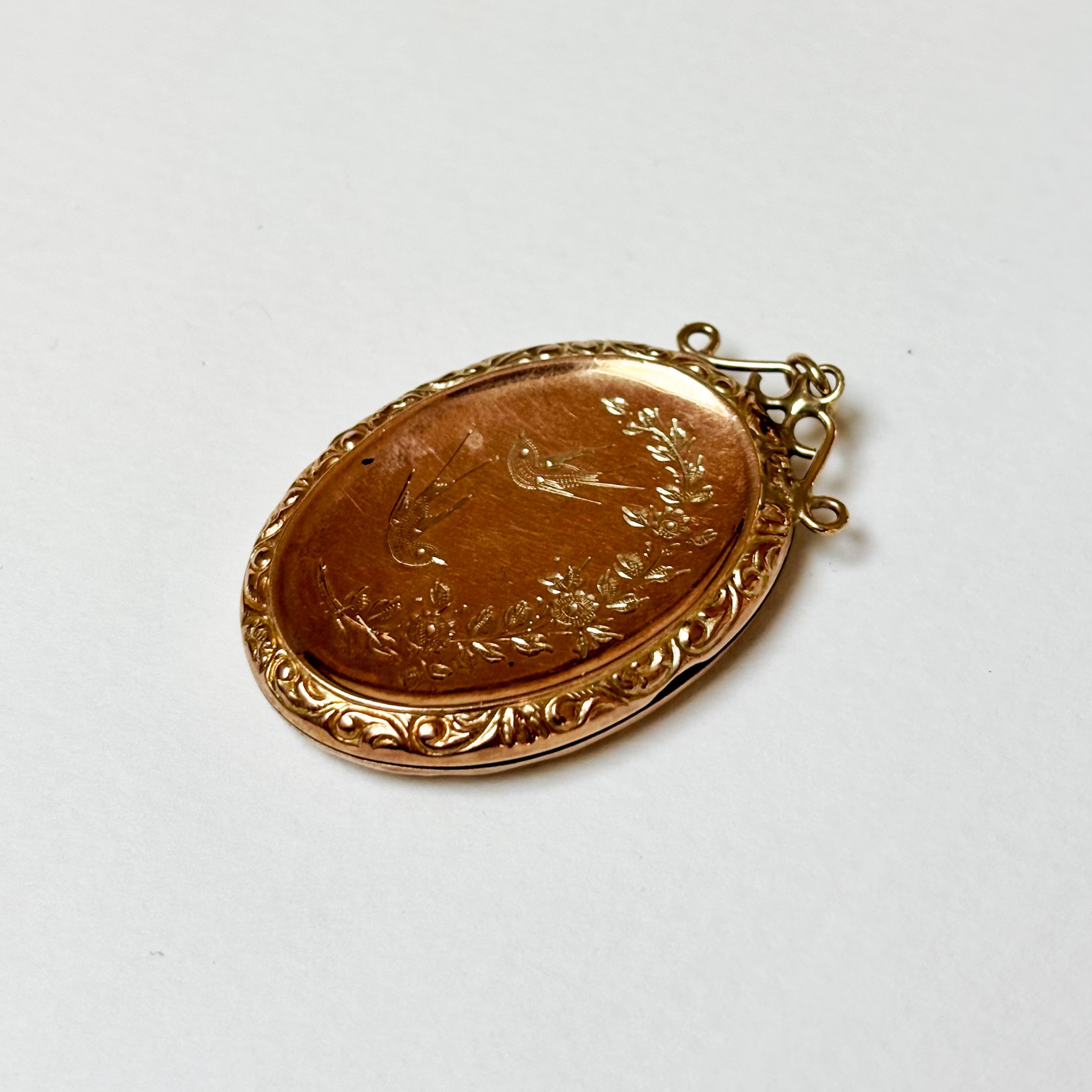 CRA010_victorian locket_4.jpg