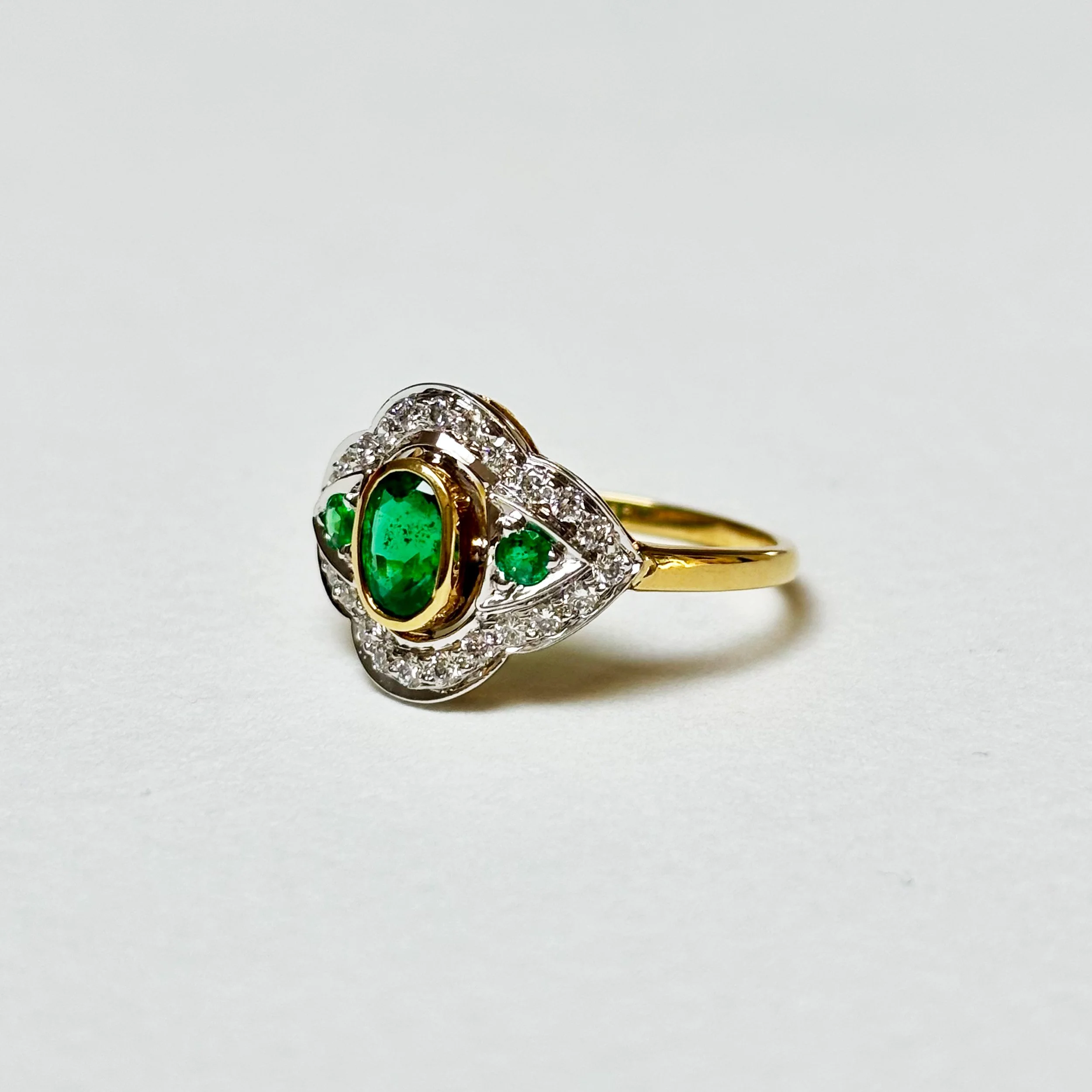 AEV003_emerald diamond ring_2.jpg