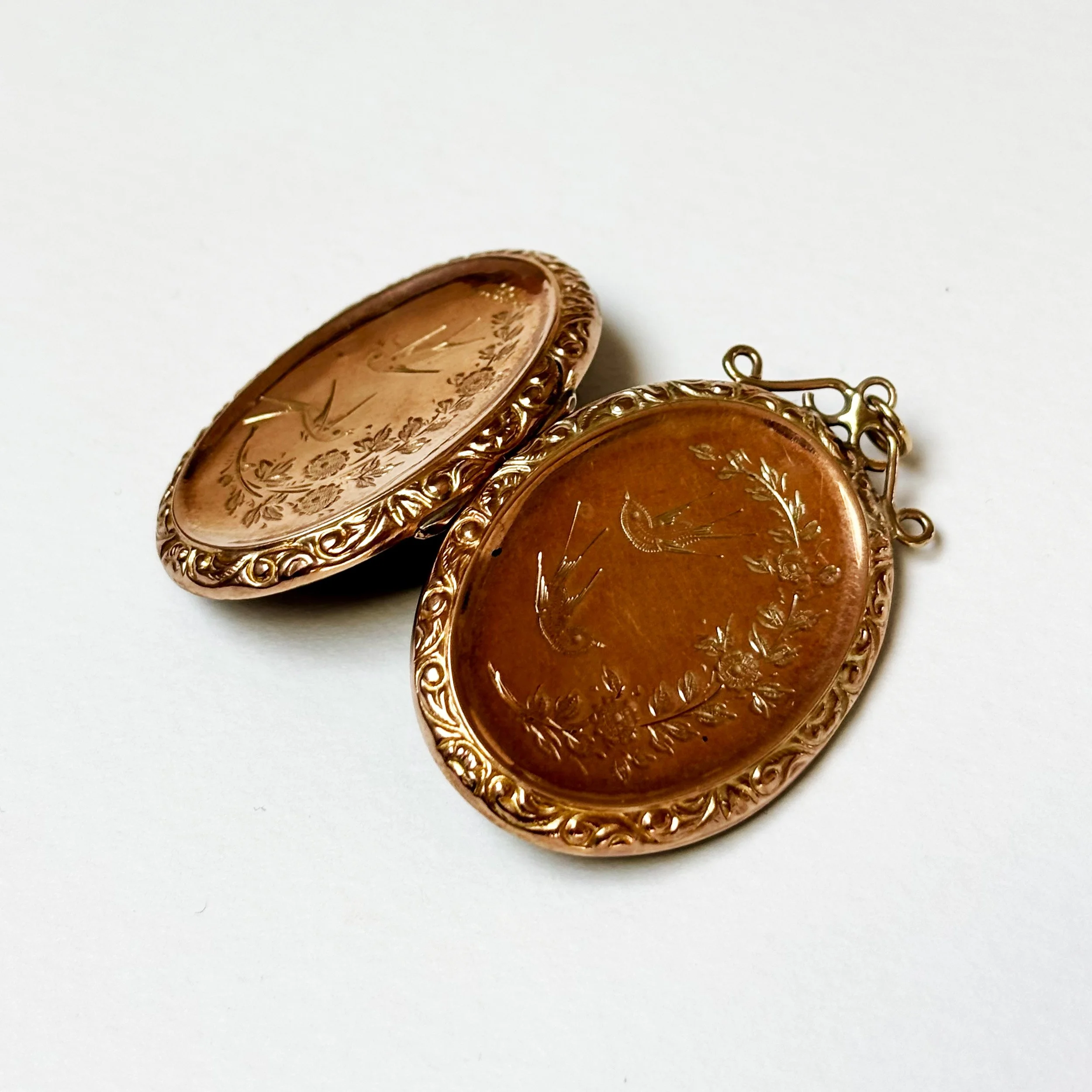 CRA010_victorian locket_5.jpg