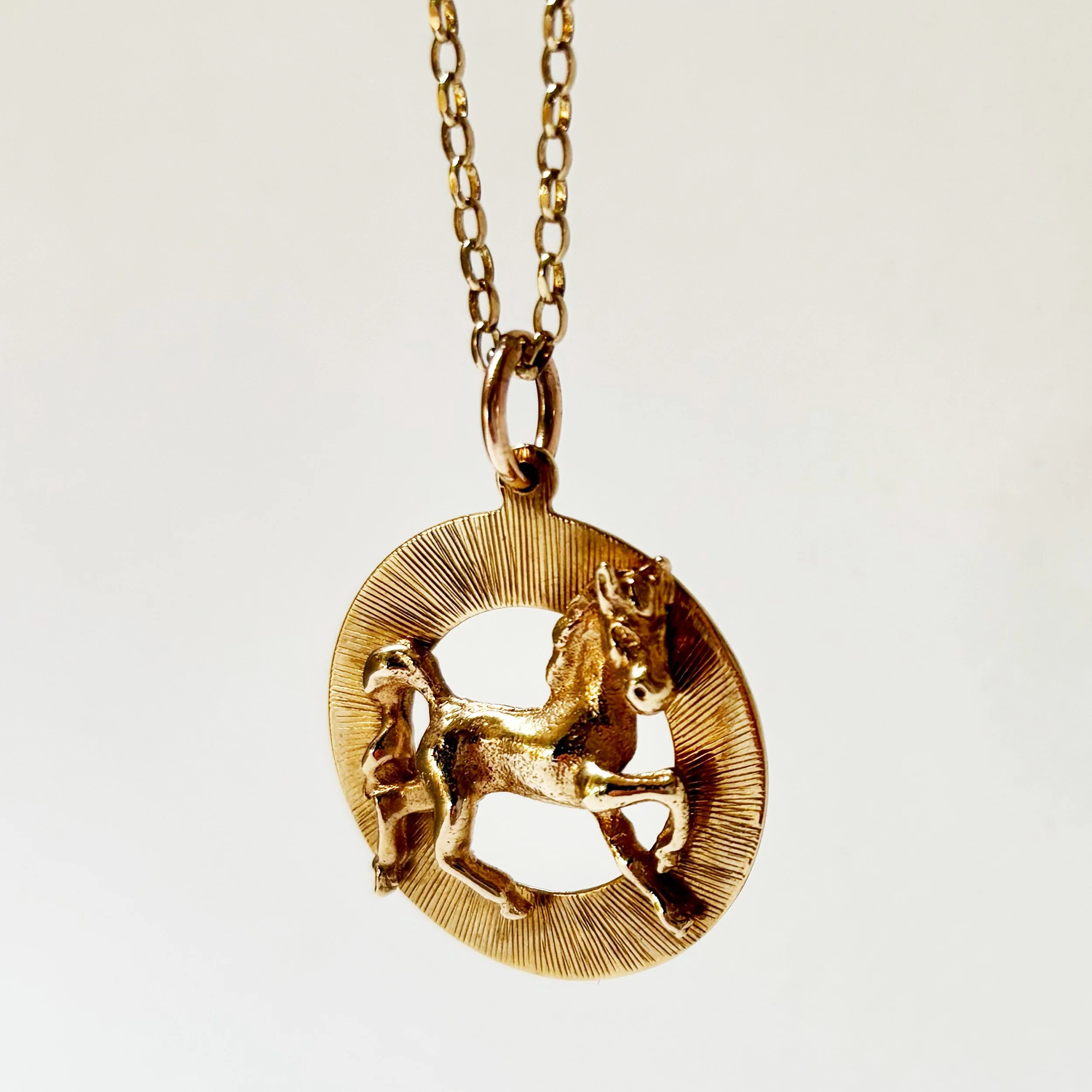 CRA013_horse pendant_5.jpg