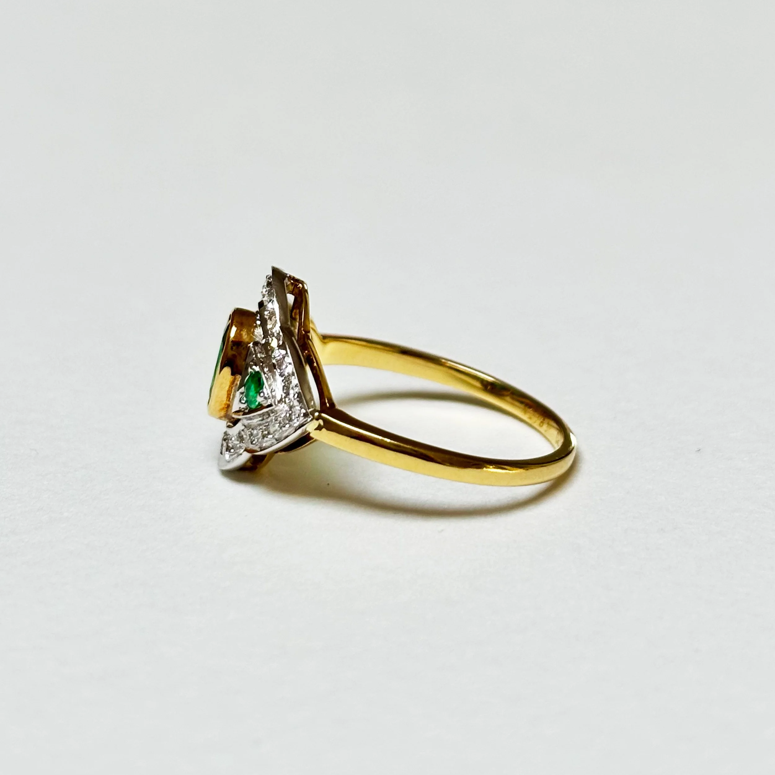 AEV003_emerald diamond ring_6.jpg