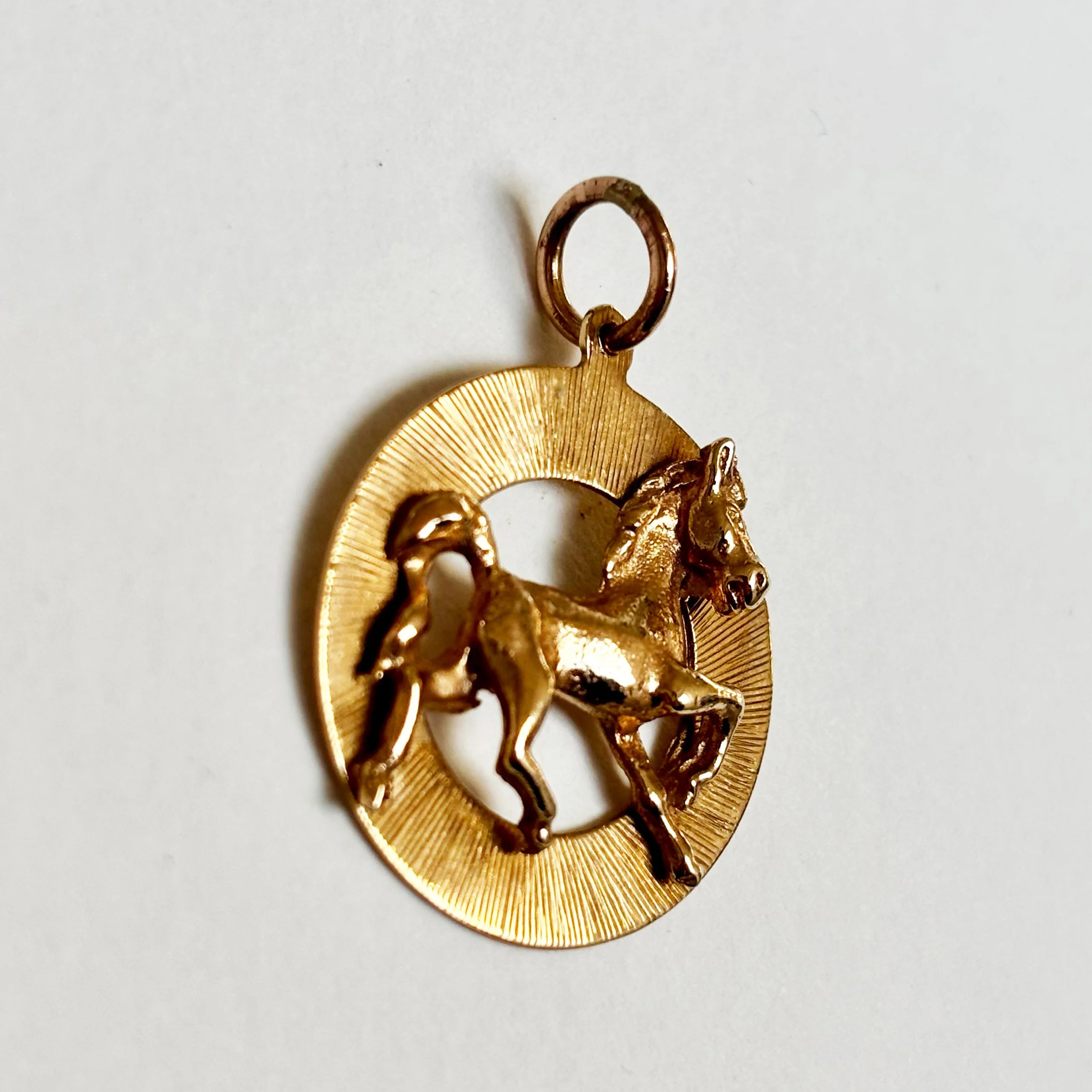 CRA013_horse pendant_9.jpg