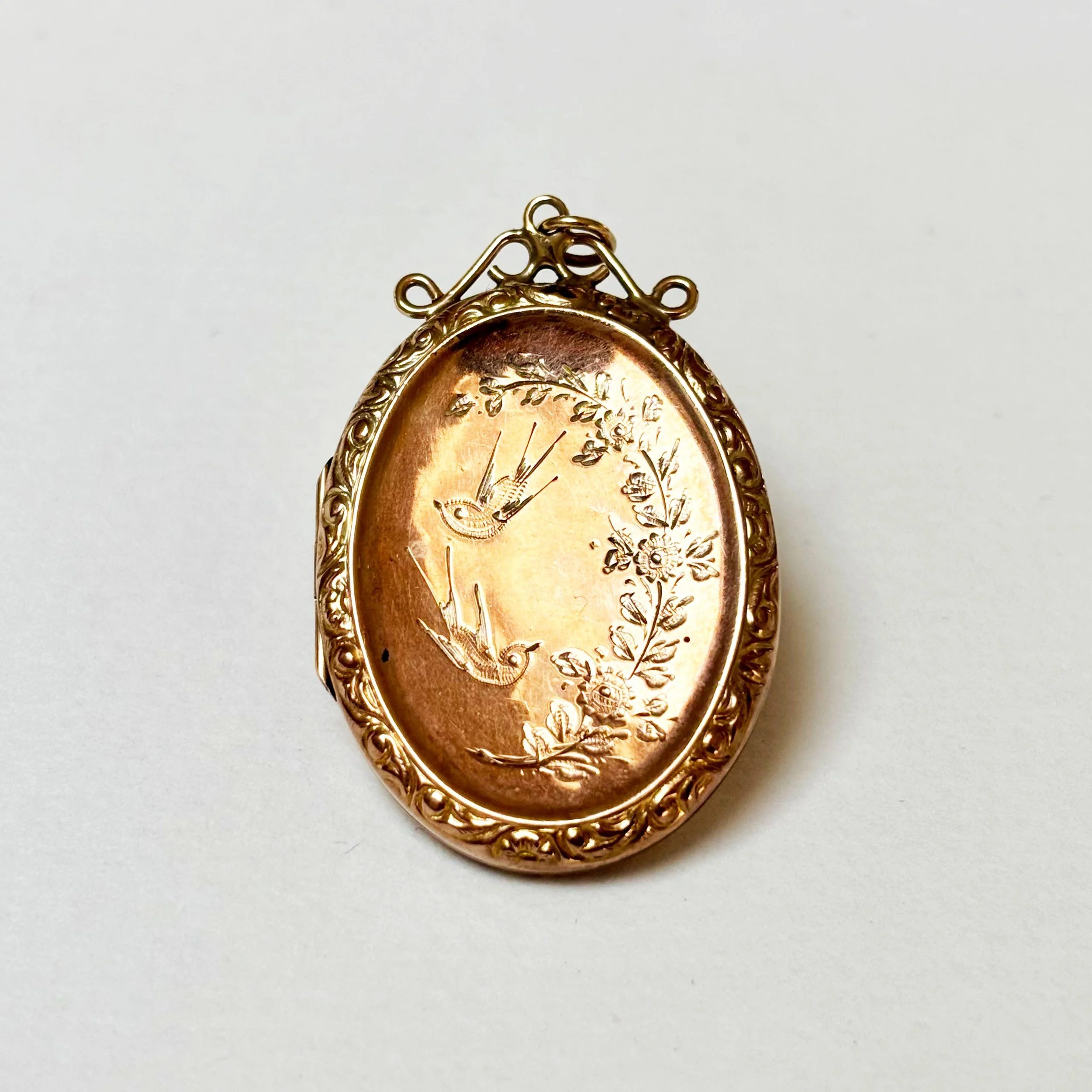 CRA010_victorian locket_2.jpg