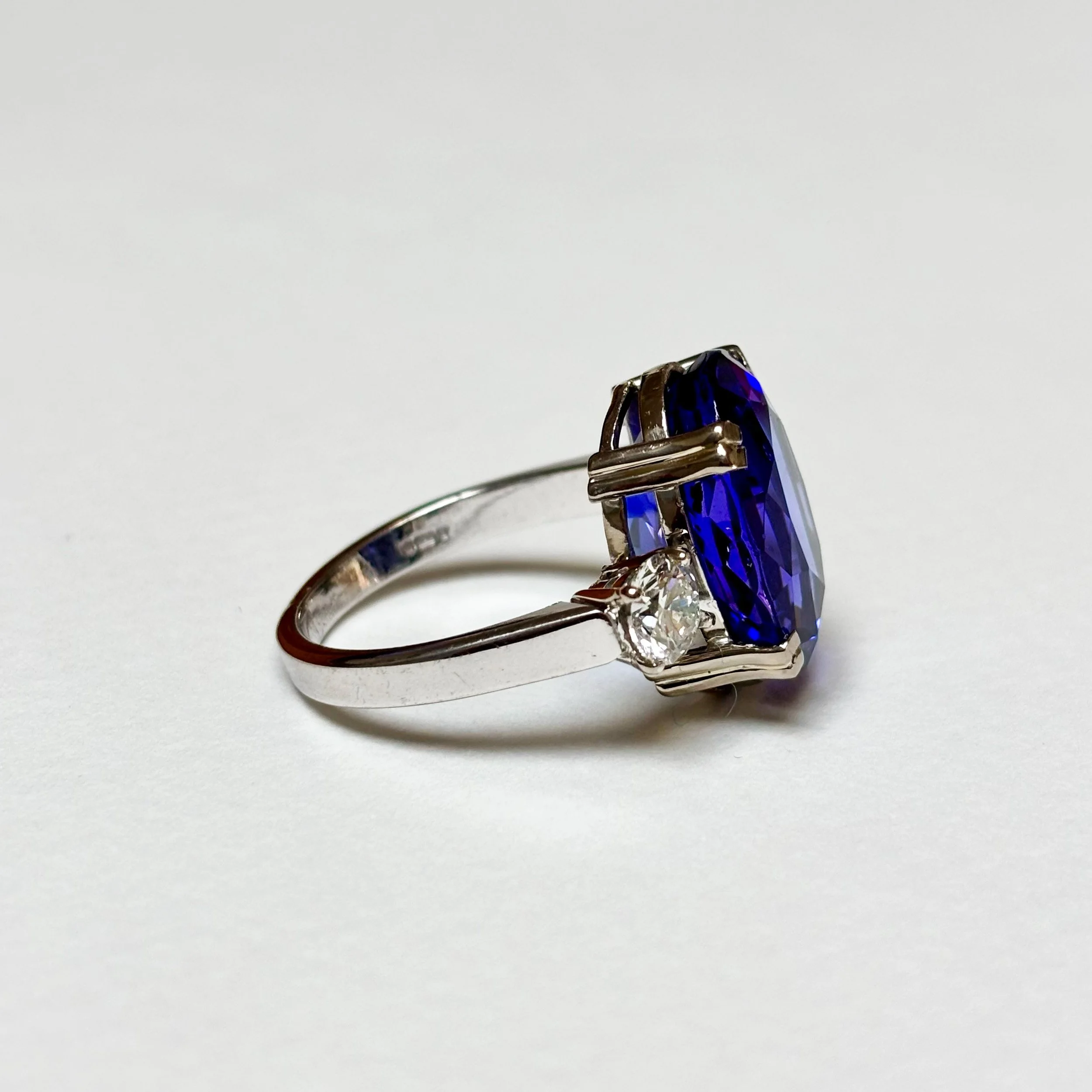 CRA002_tanzanite diamond_4.jpg