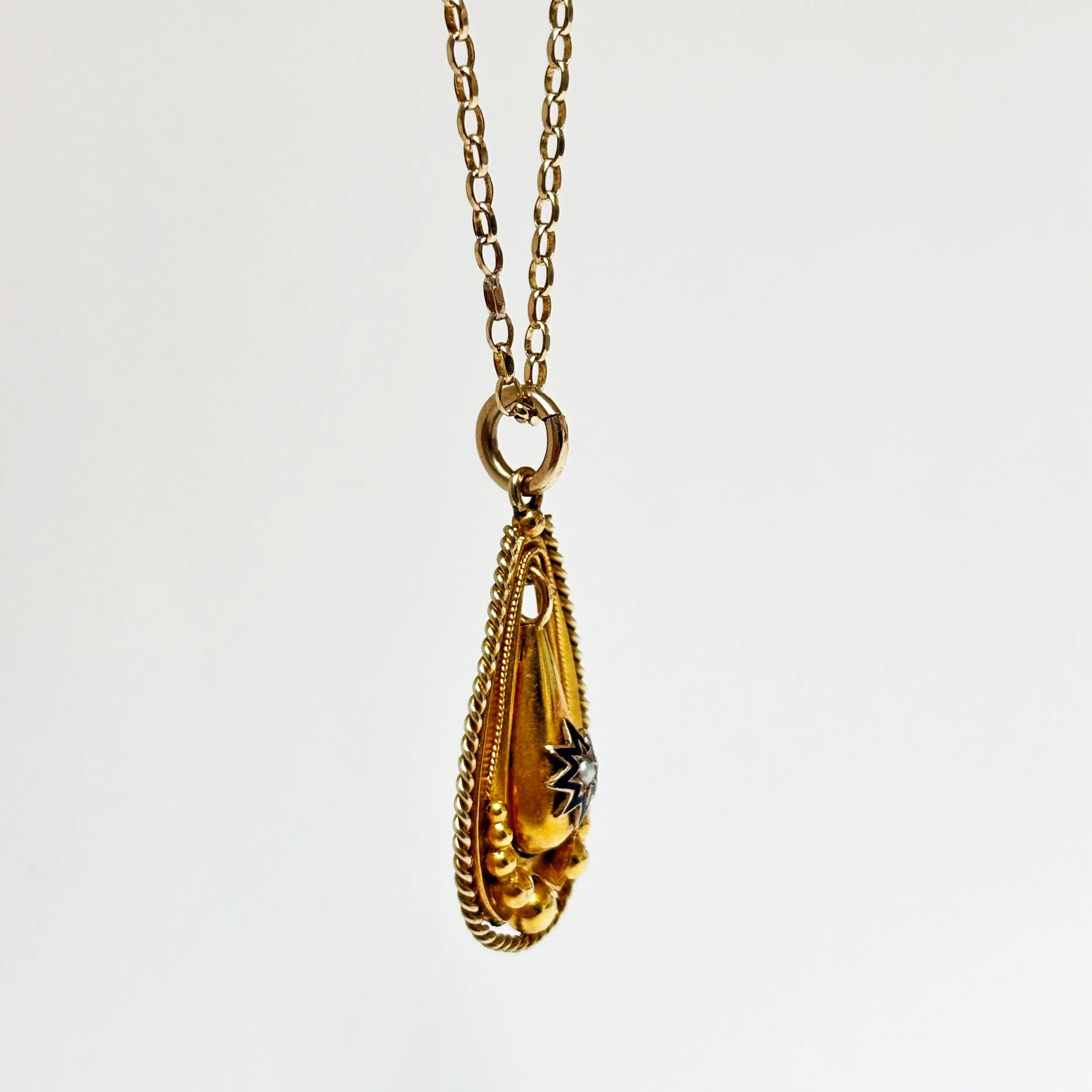 CRA012_starburst pendant_2.jpg