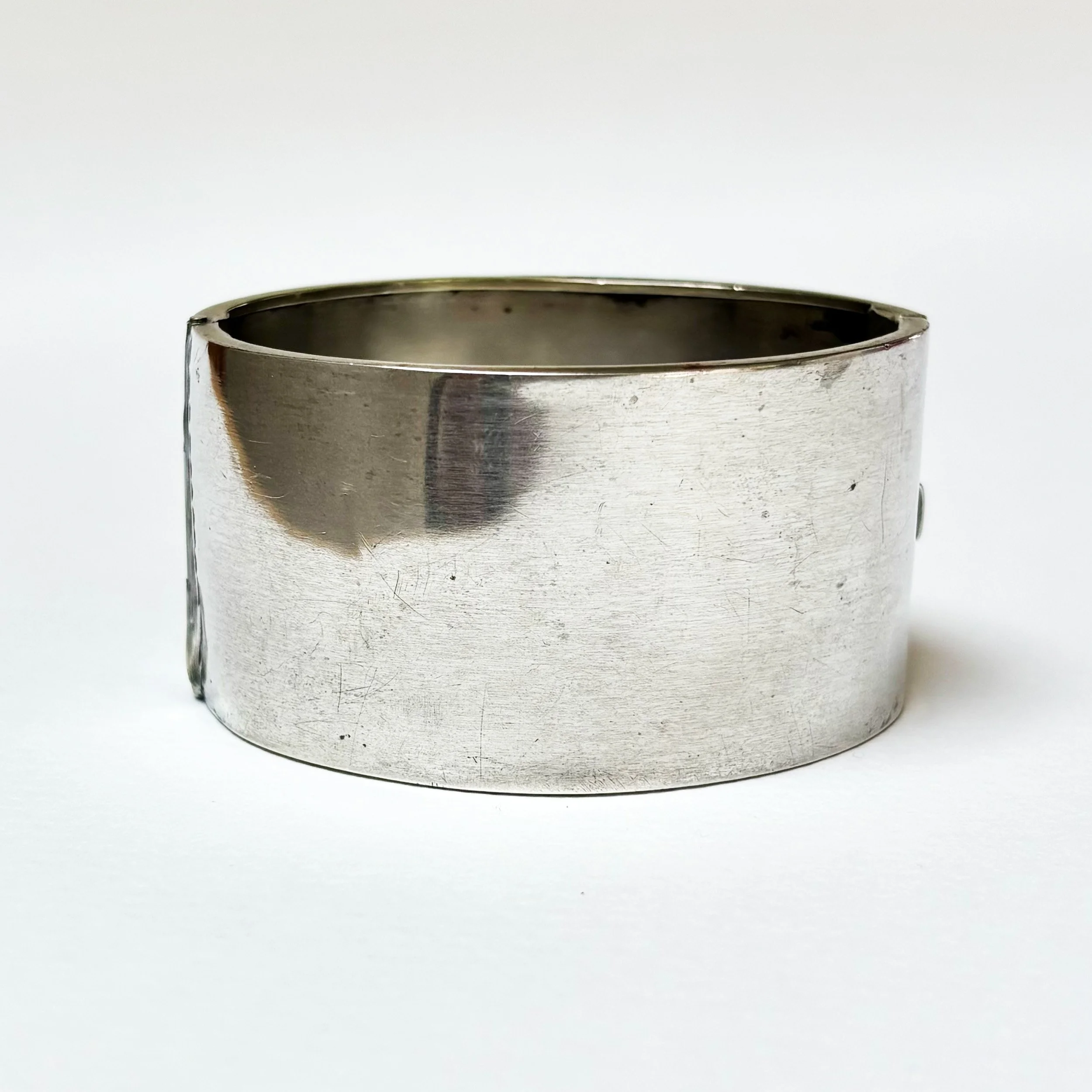 AEV002_silver cuff_8.jpg