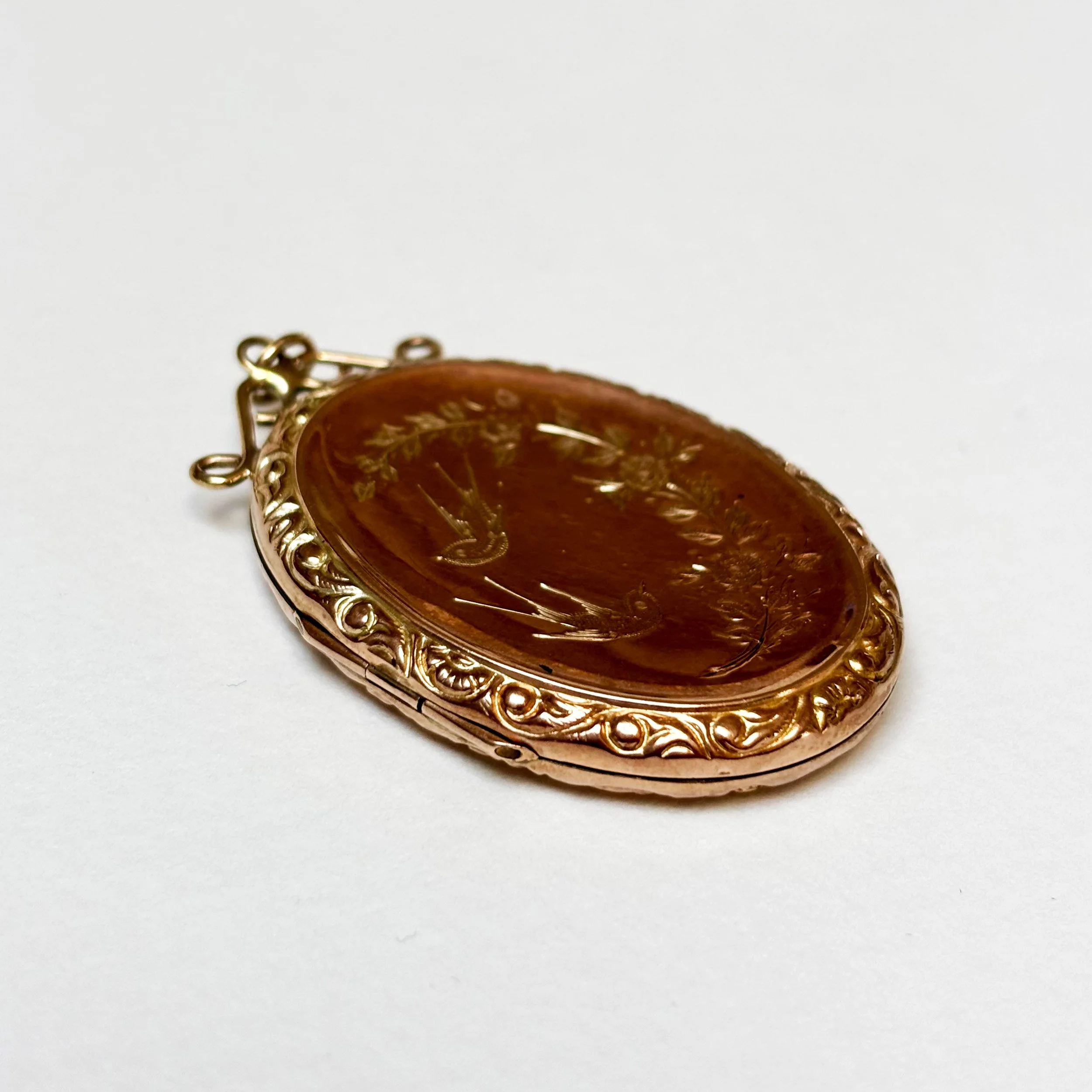CRA010_victorian locket_1.jpg