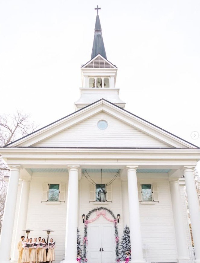 Christmas wedding at the Greenbrier image Kelli Carrico