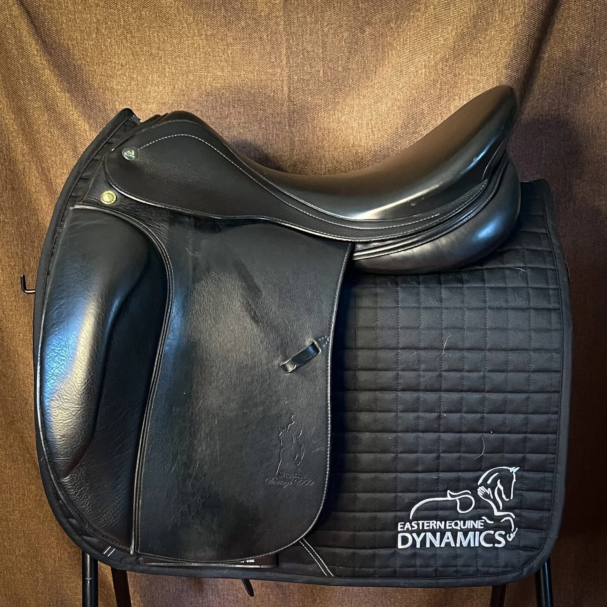 Prestige Dressage 2000 Saddle 18"