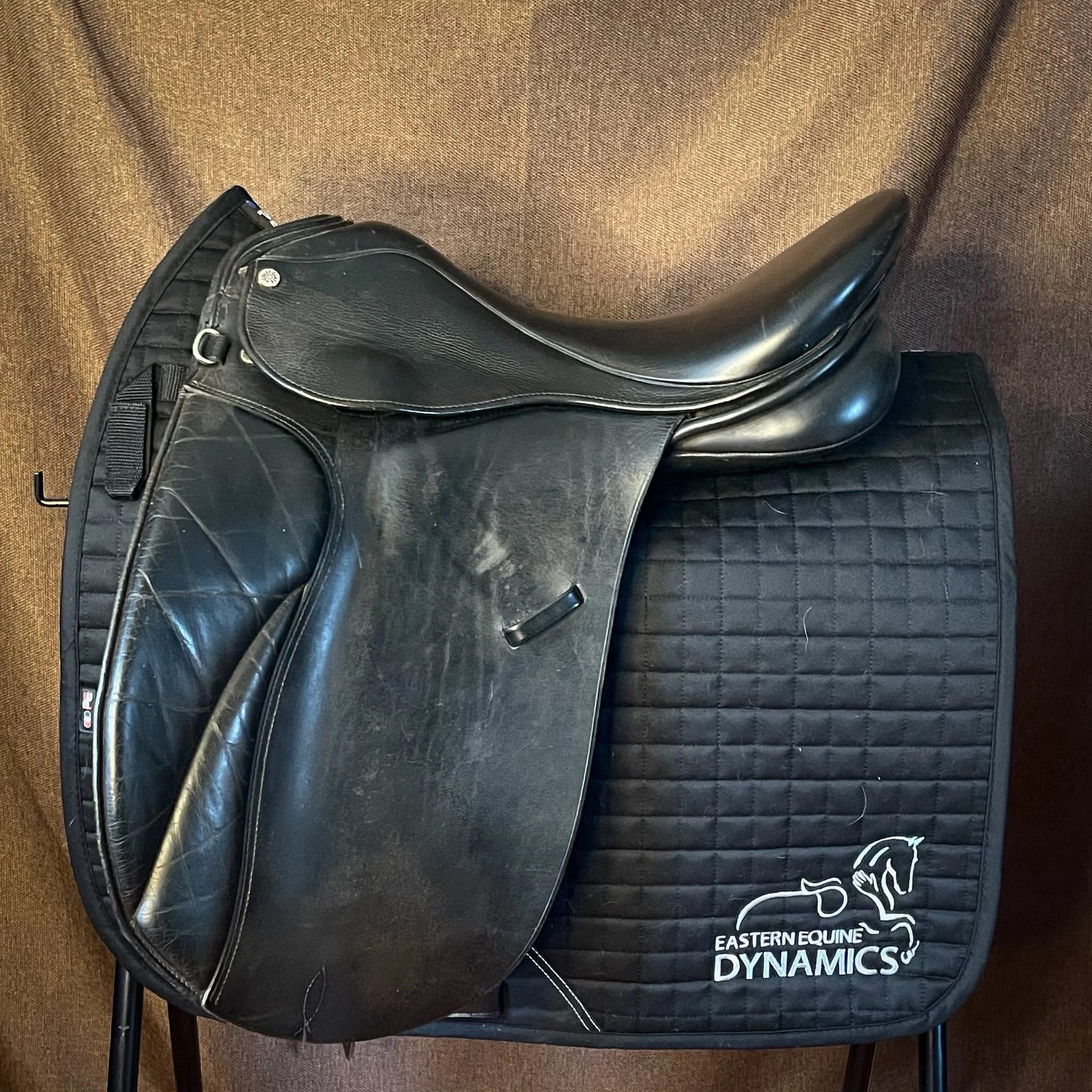 Collegiate Dressage Saddle 17"