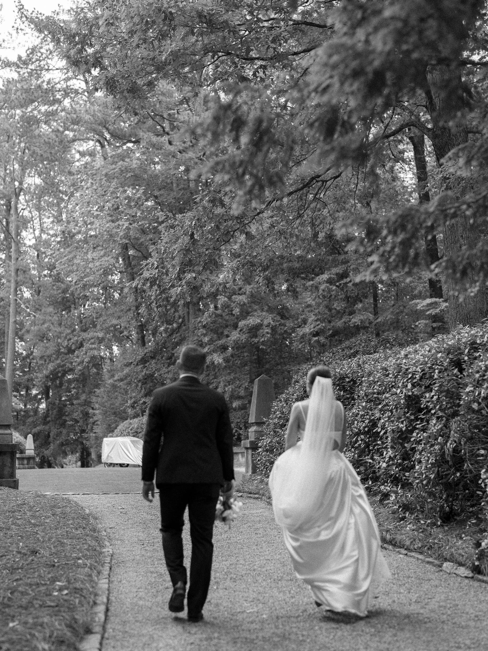 Editorial wedding photographer at Swan House wedding in Atlanta Georgia featuring elegant architecture and timeless wedding style by saje photography